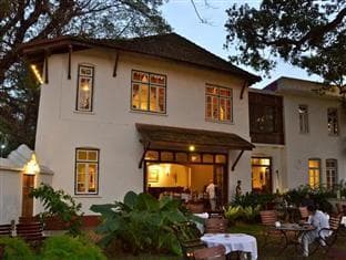Old Harbour Hotel