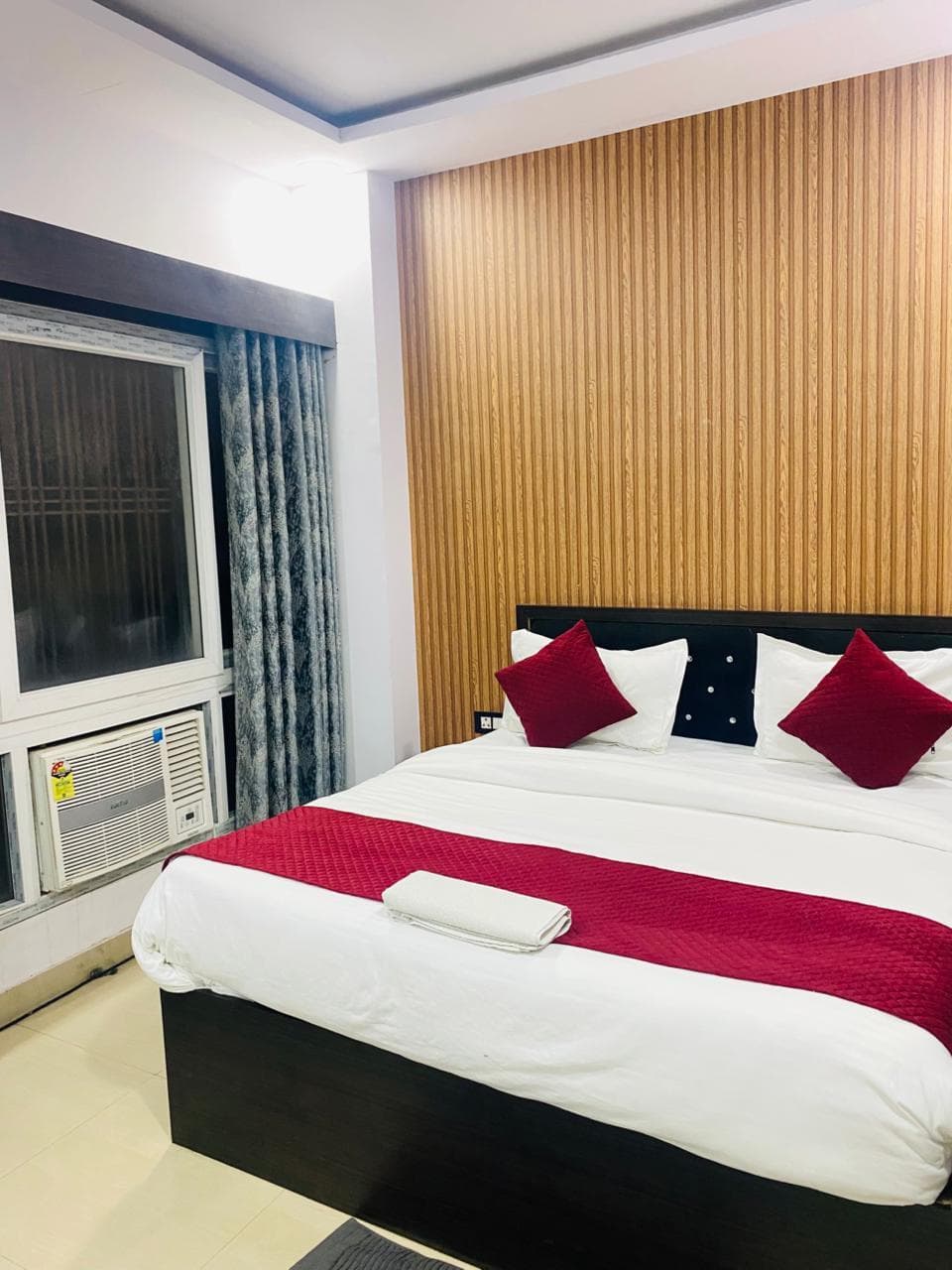 Hotel Paras R Inn photo 2