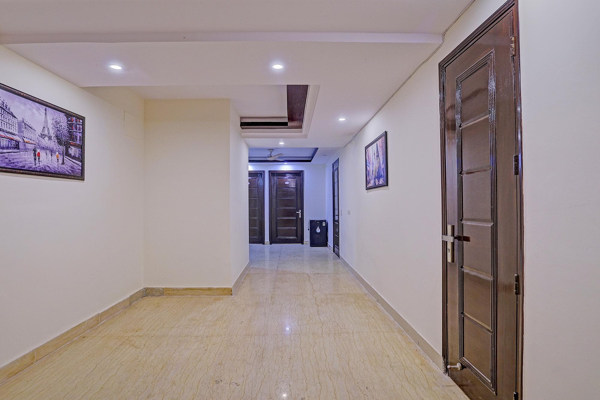 FabHotel Orchid White Inn - 600 M From Noida Sector 16 Metro Station photo 4