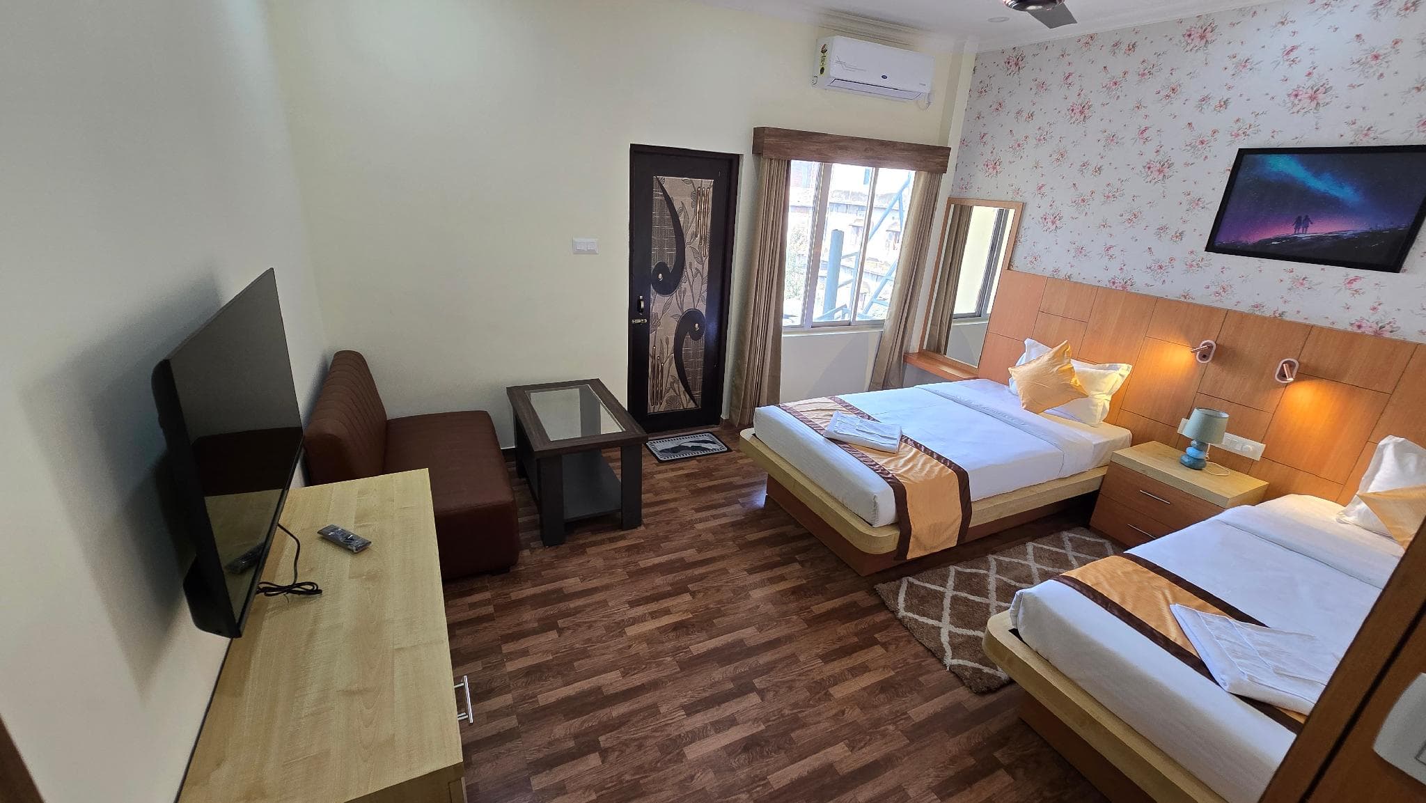 White Dove Hotel photo 2