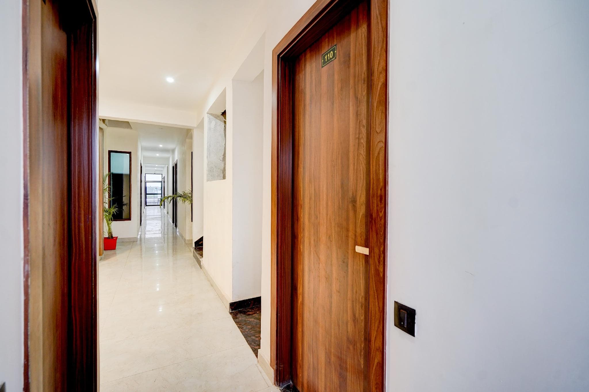 Super Townhouse Sector 67A Gurgaon Formerly Viraj Residency photo 3