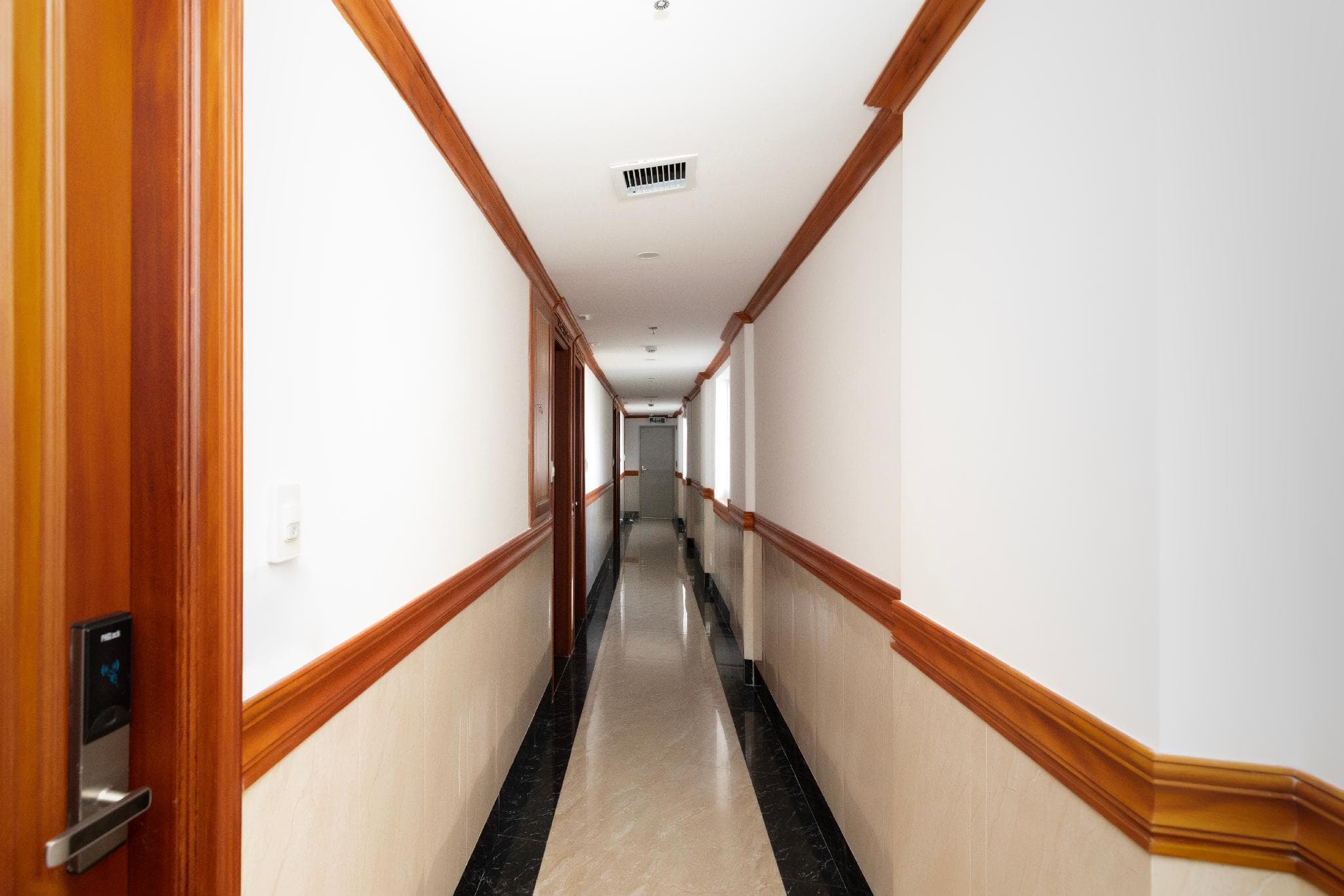 Quan Cuong Beach Hotel Da Nang photo 2