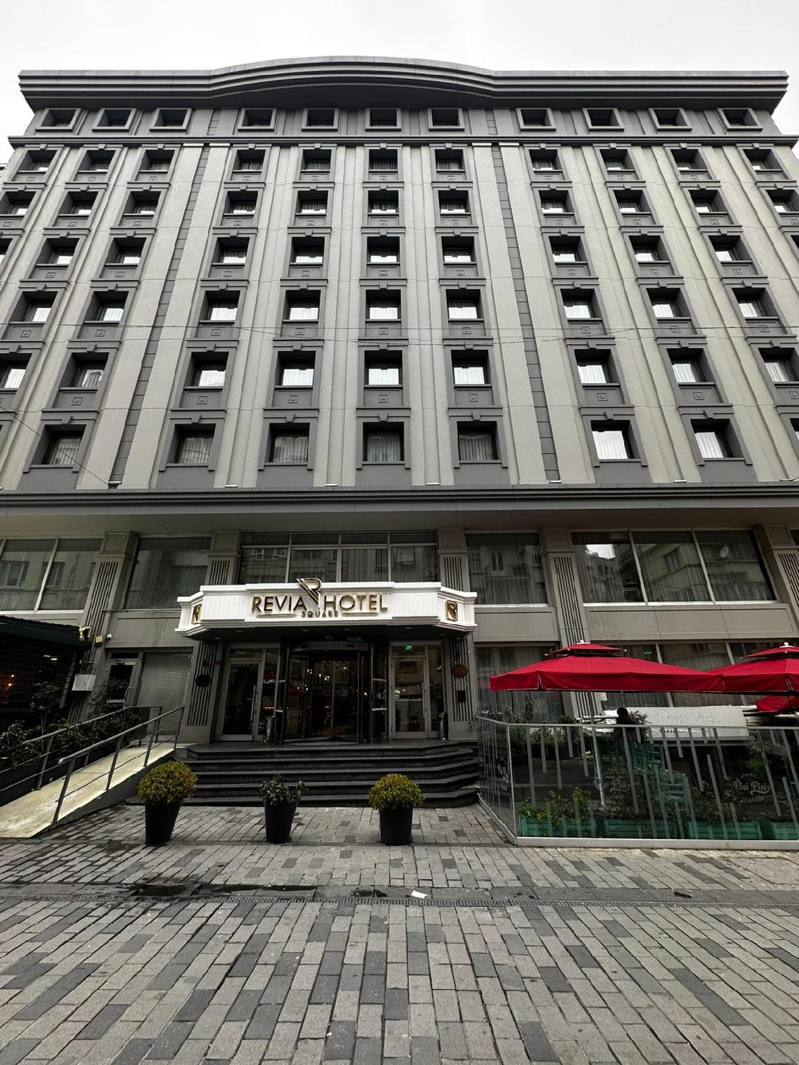 Revia Square Hotel