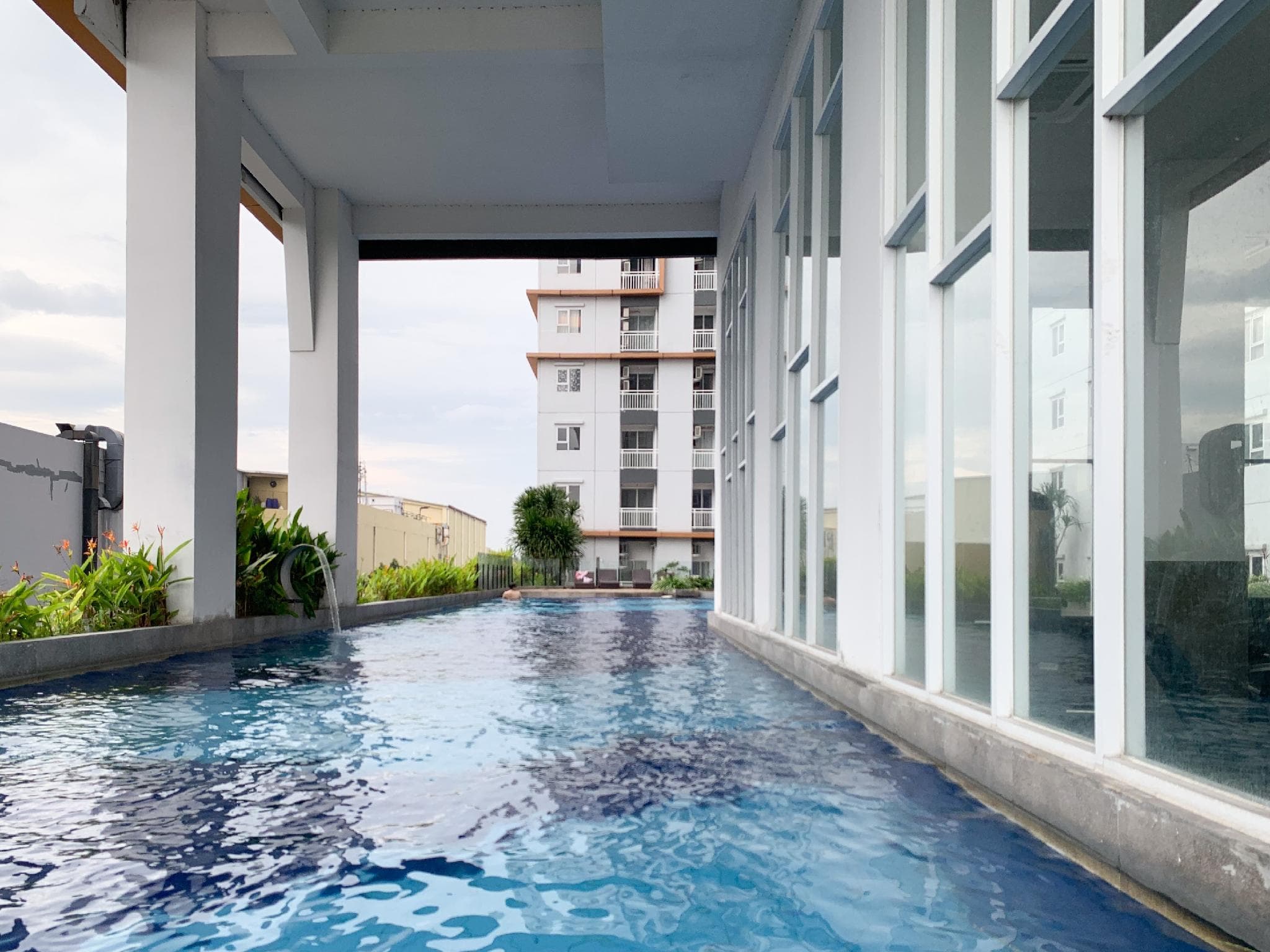 RedDoorz Plus @ Suncity Residence Apartemen Sidoarjo