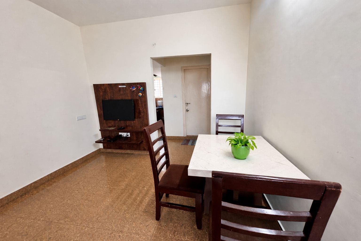 Golden Lotus Suites photo 3