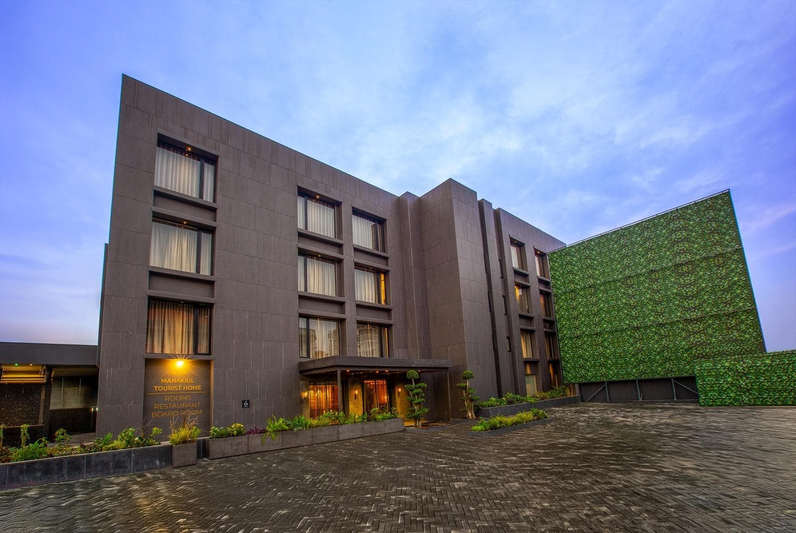 Purple Elephant Luxury Business Hotel