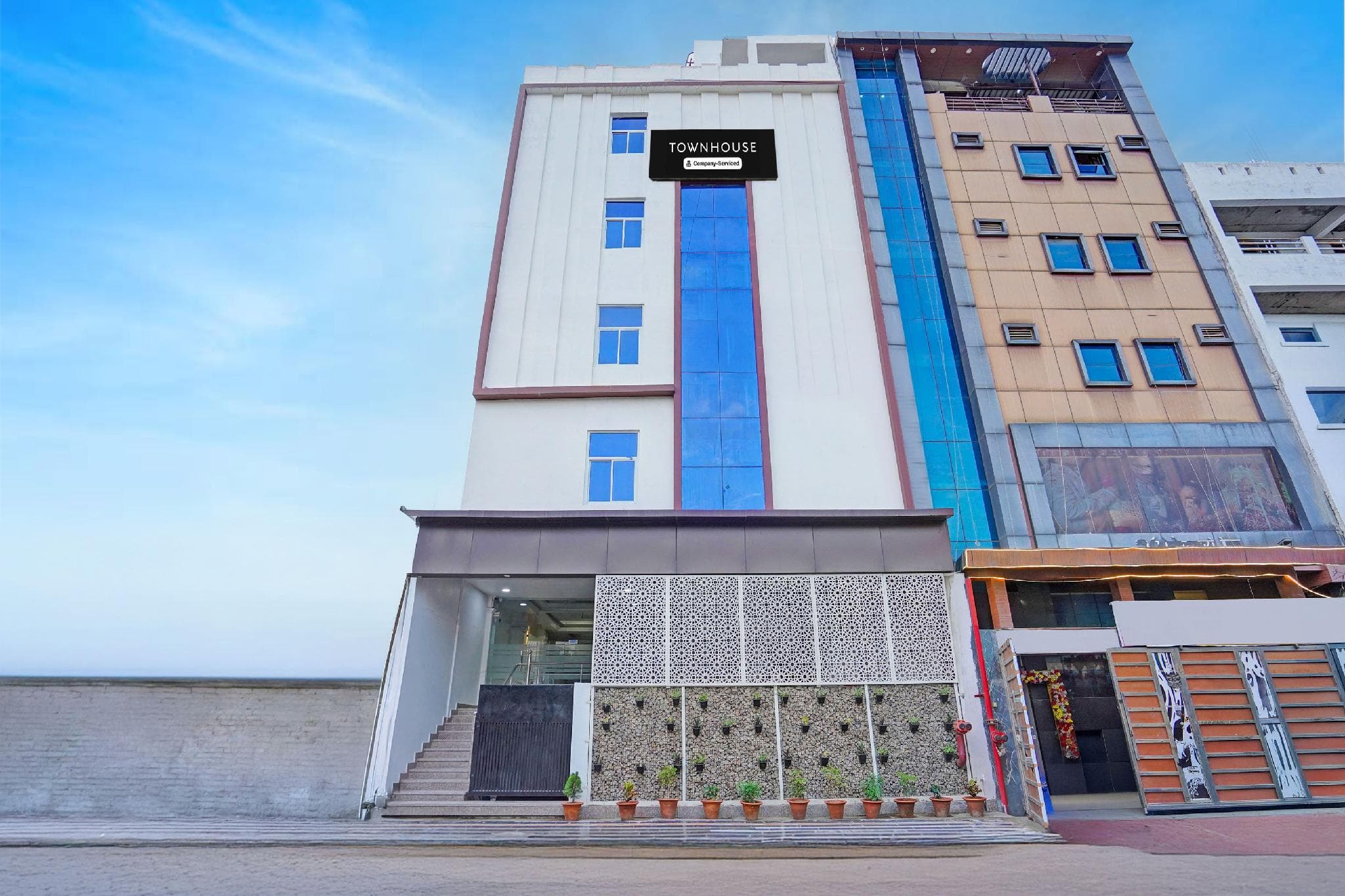 OYO Townhouse Vikas Nagar Lucknow Formerly Hotel Star Radisson
