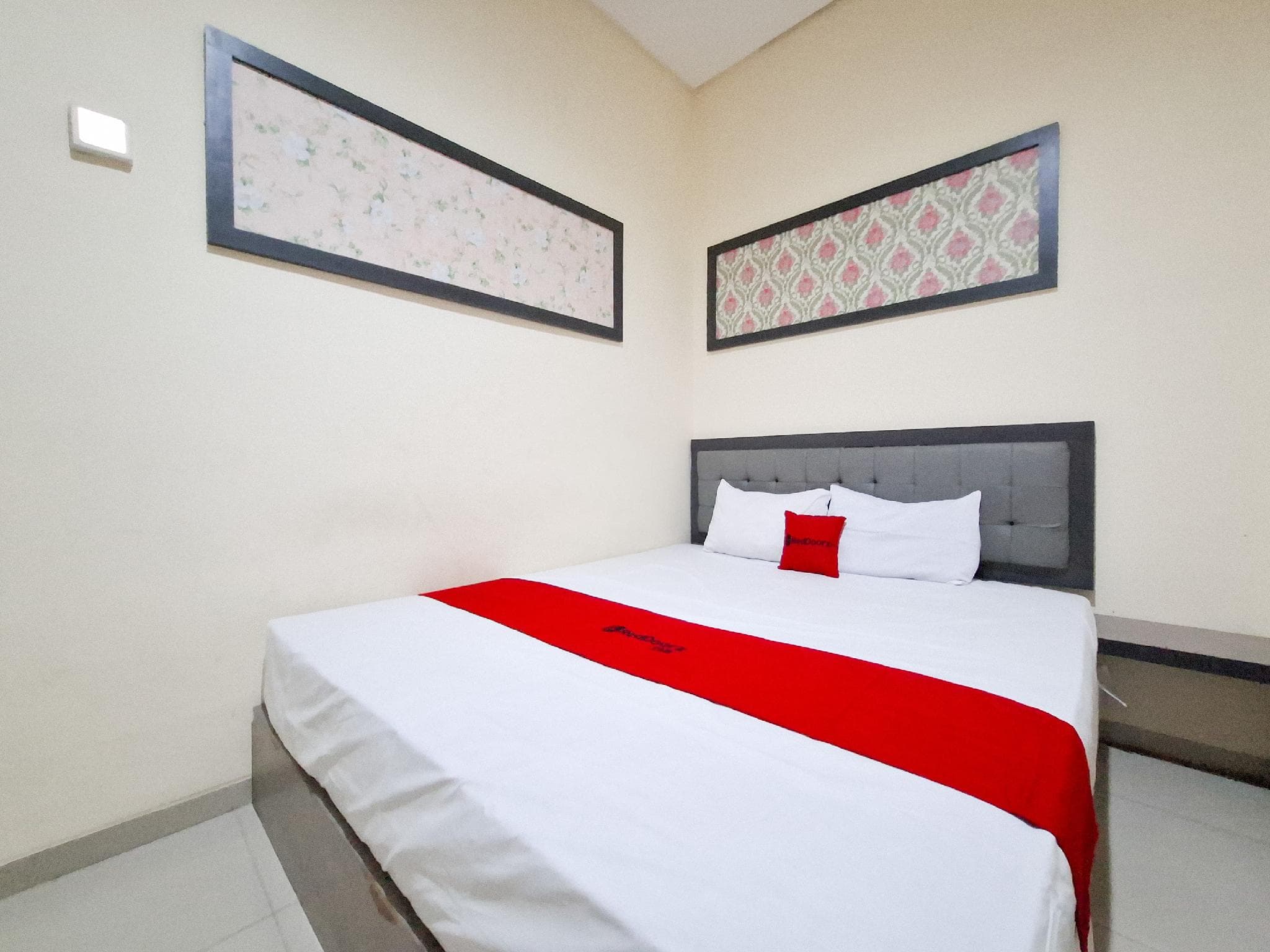 RedDoorz @ Hotel Galaksi Ponorogo