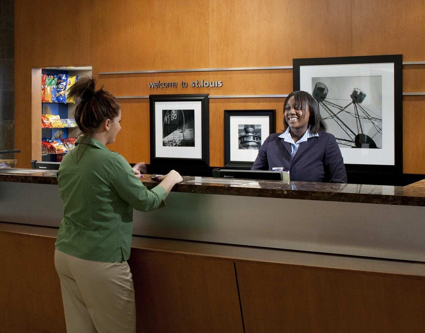 Hampton Inn & Suites St. Louis at Forest Park photo 5