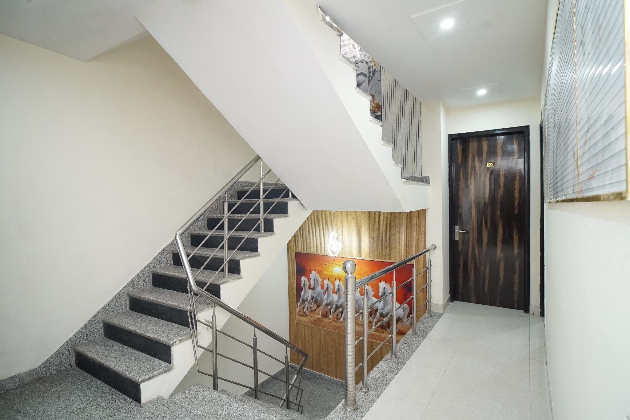 Hotel Aerosky Prime Dwarka photo 5