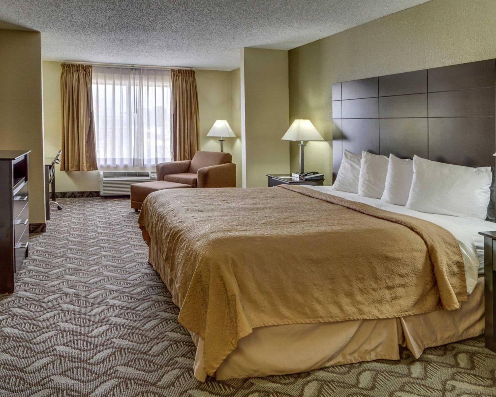Quality Suites Baton Rouge East - Denham Springs photo 3