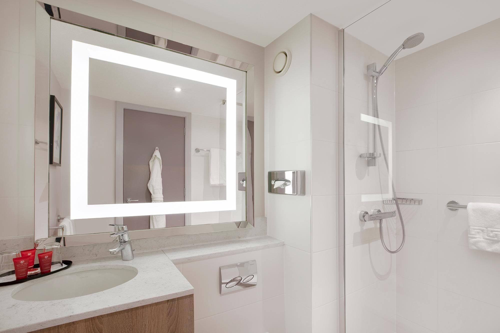 Leonardo Hotel London Heathrow Airport photo 2