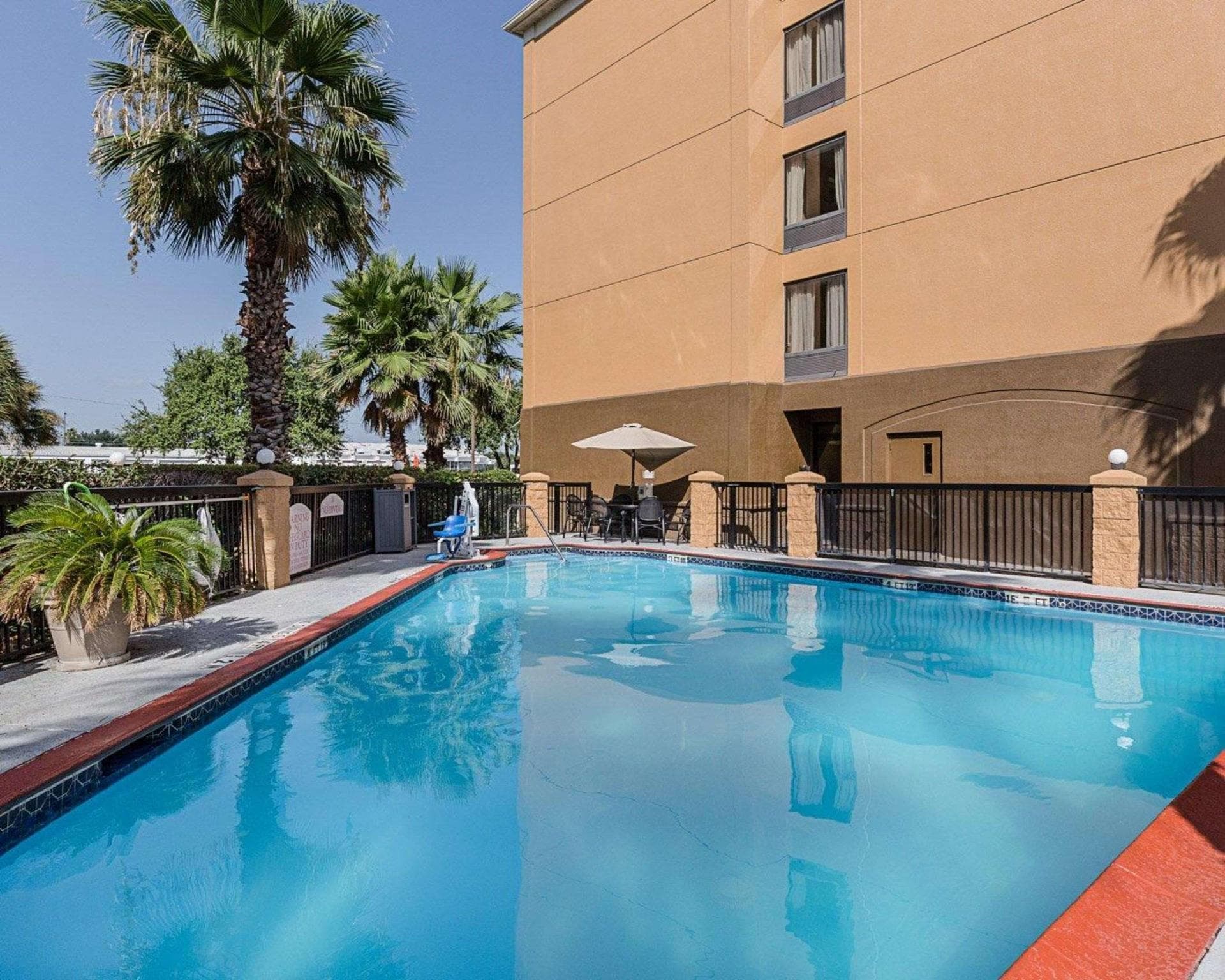 Comfort Inn Southwest Fwy at Westpark photo 5