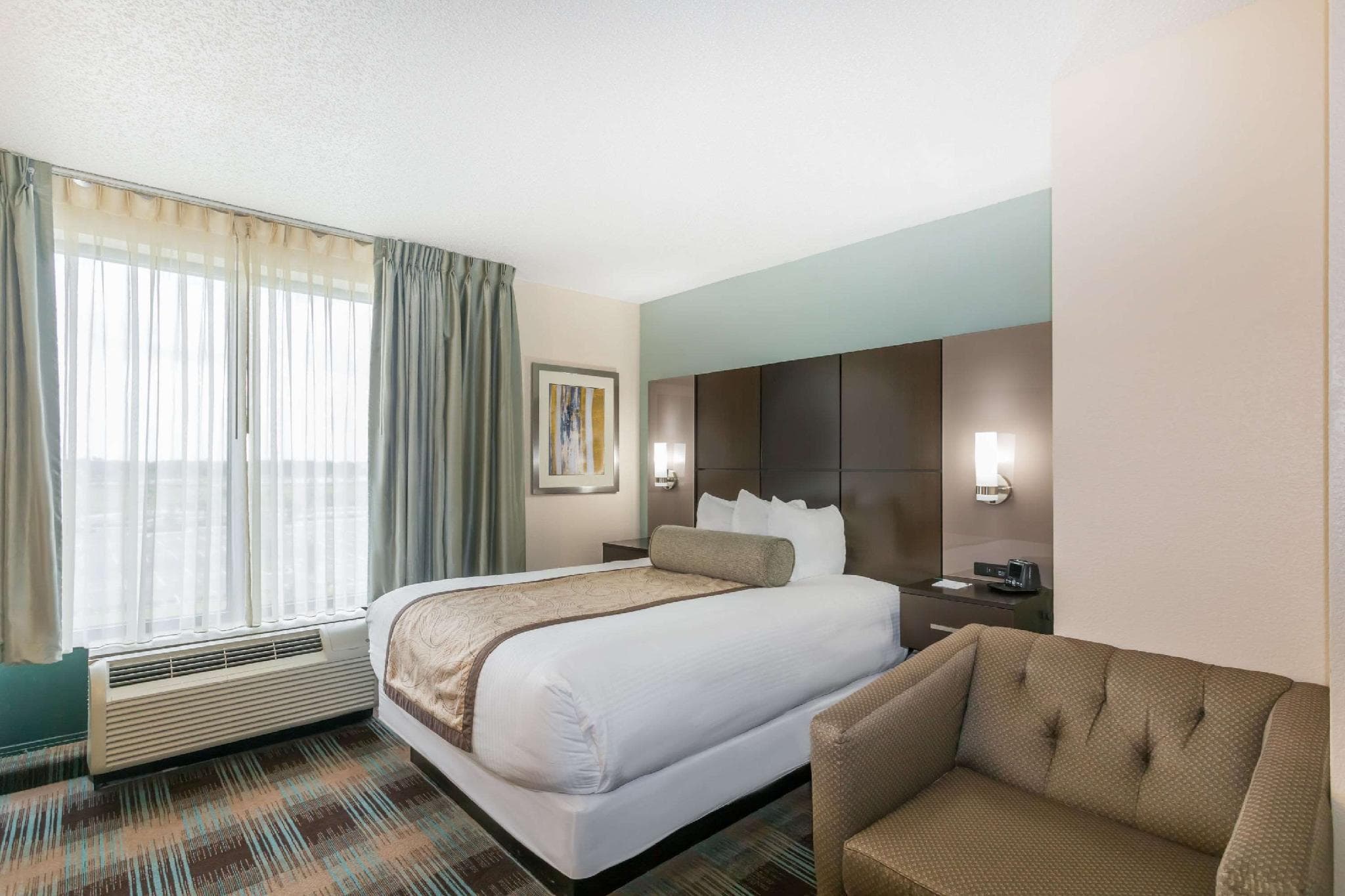 Wingate by Wyndham Orlando International Airport photo 2
