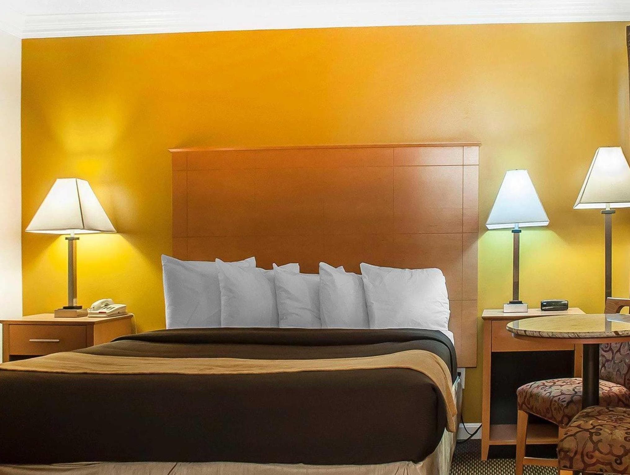 Econo Lodge at the Falls North photo 2