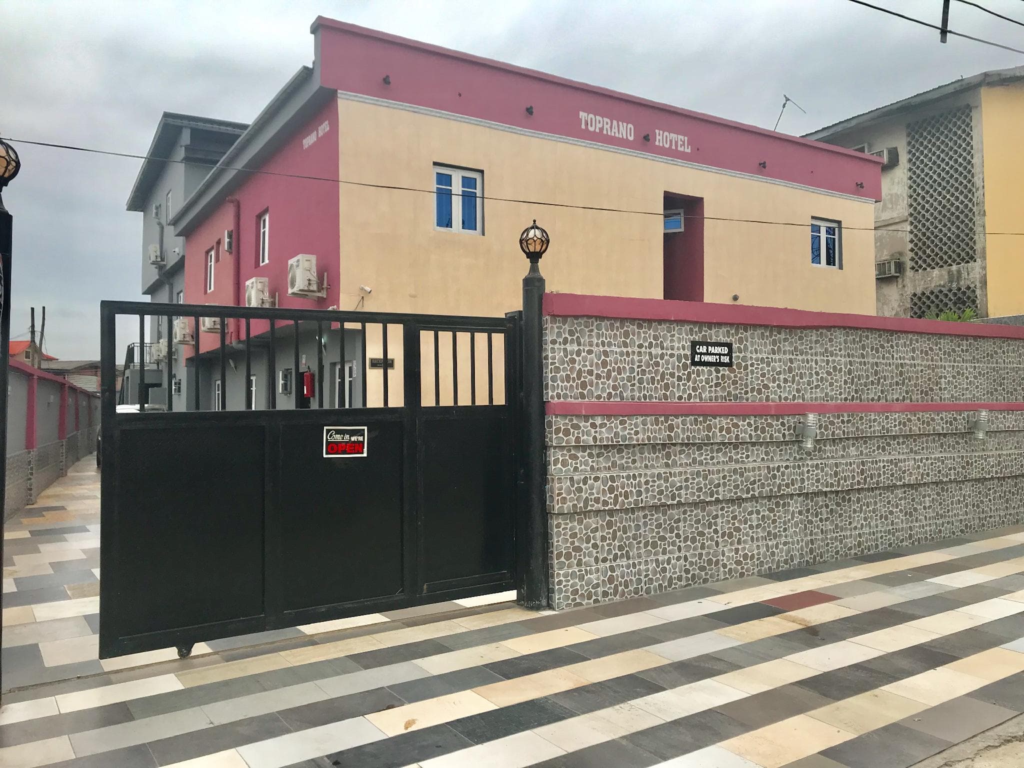 Toprano Hotel