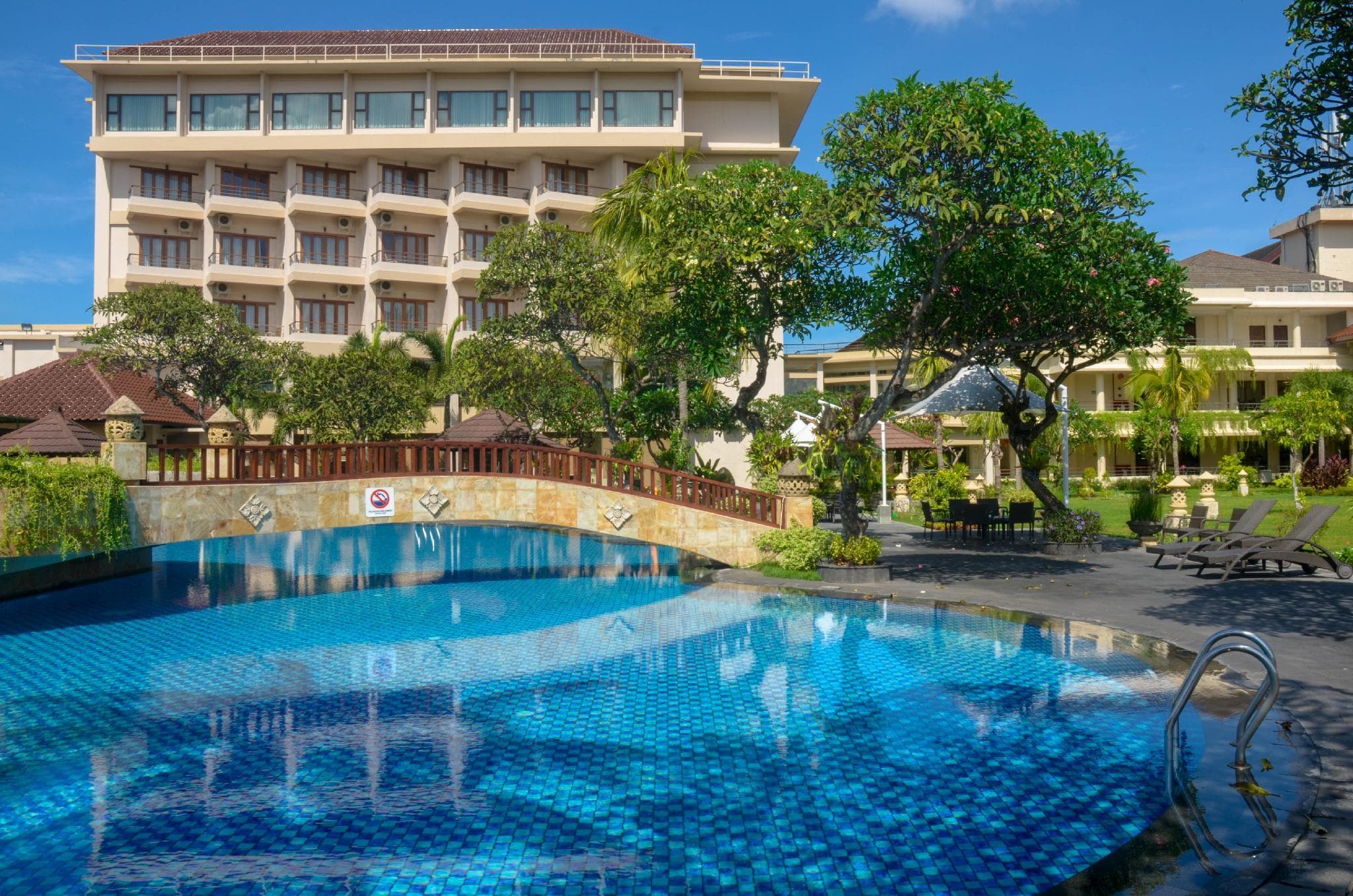 Lombok Raya Hotel photo 4