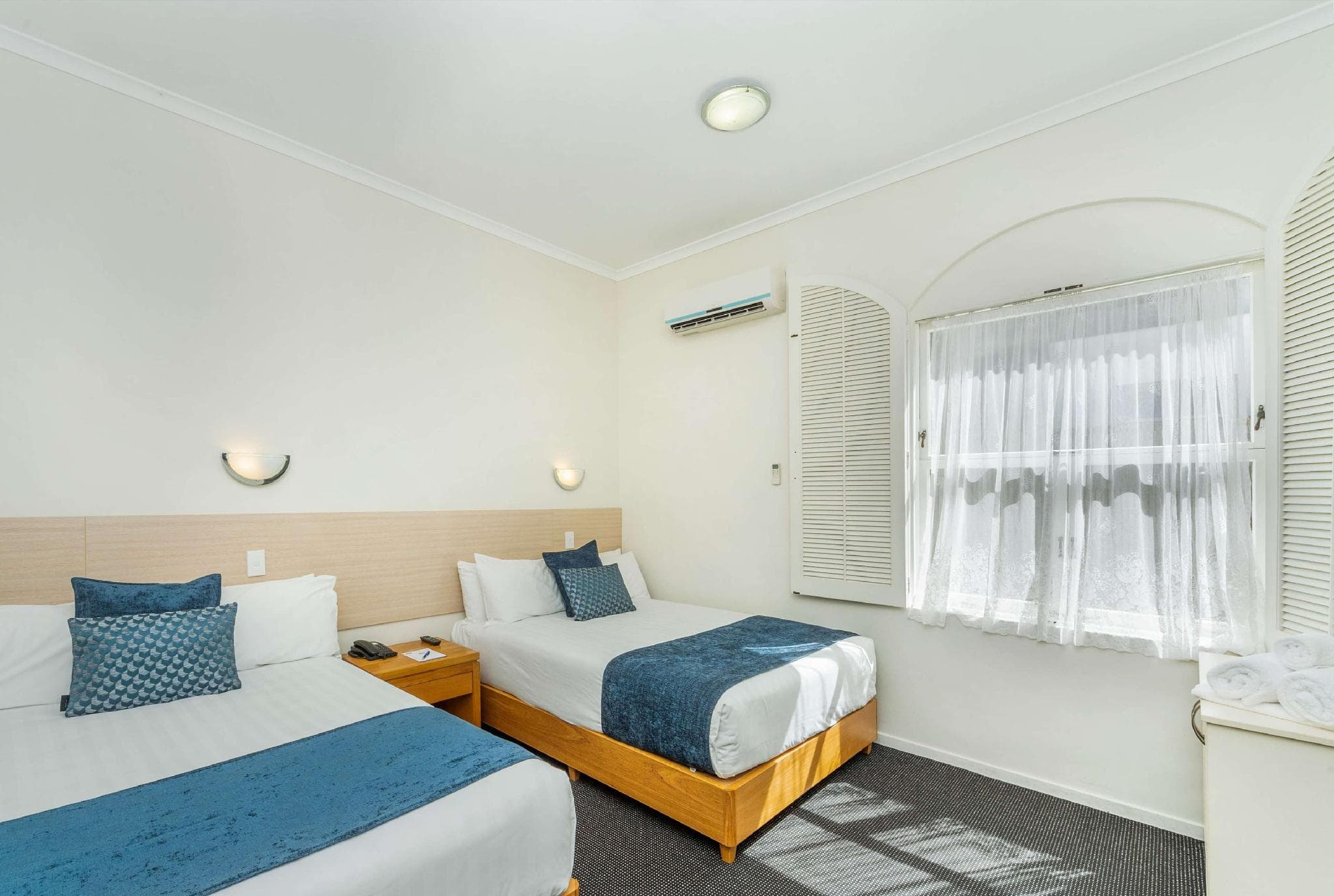 Ramada by Wyndham Hamilton City Center photo 2