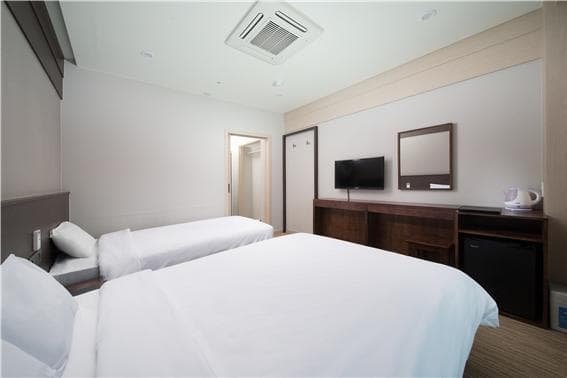 Palace Hotel Jeju photo 2