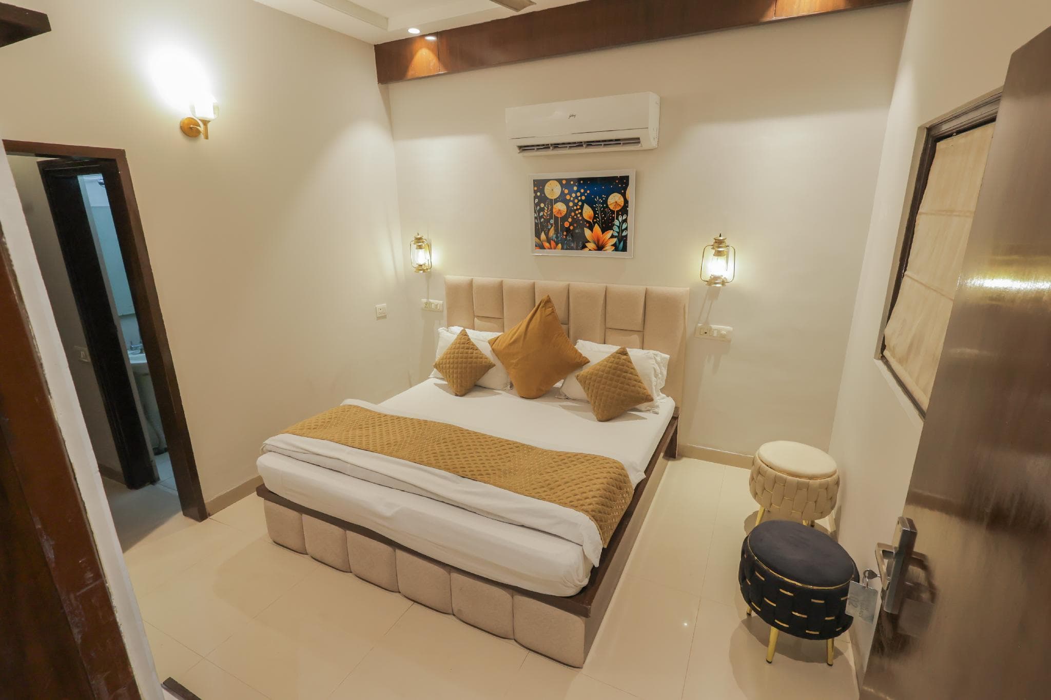 Hotel Maharani Regency, Zirakpur photo 5