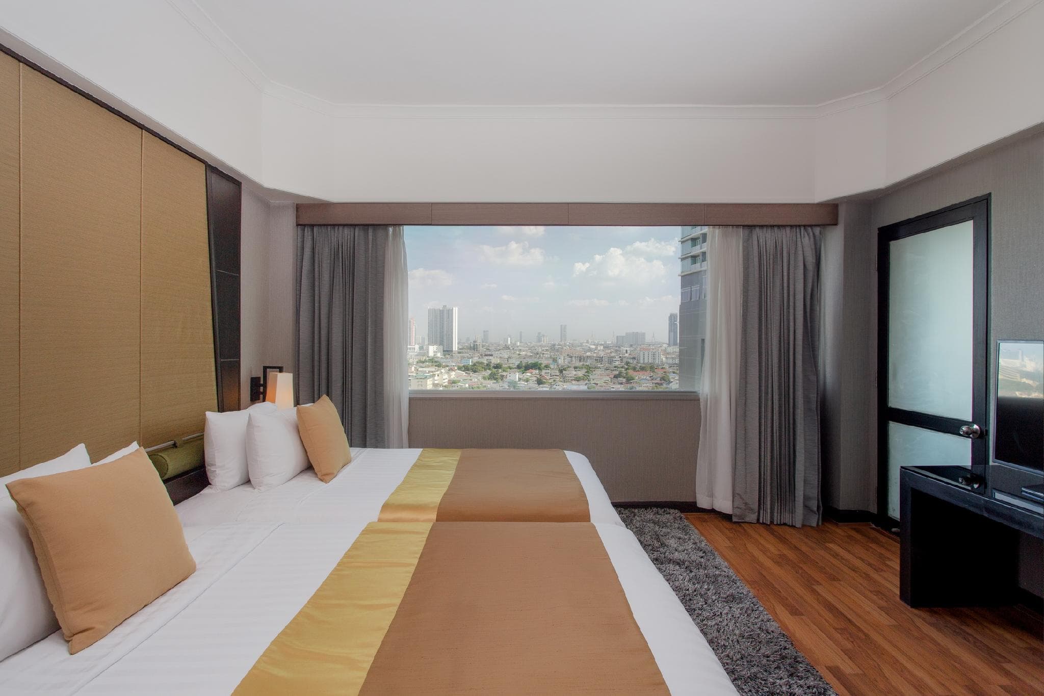 Ramada Plaza by Wyndham Bangkok Menam Riverside photo 2