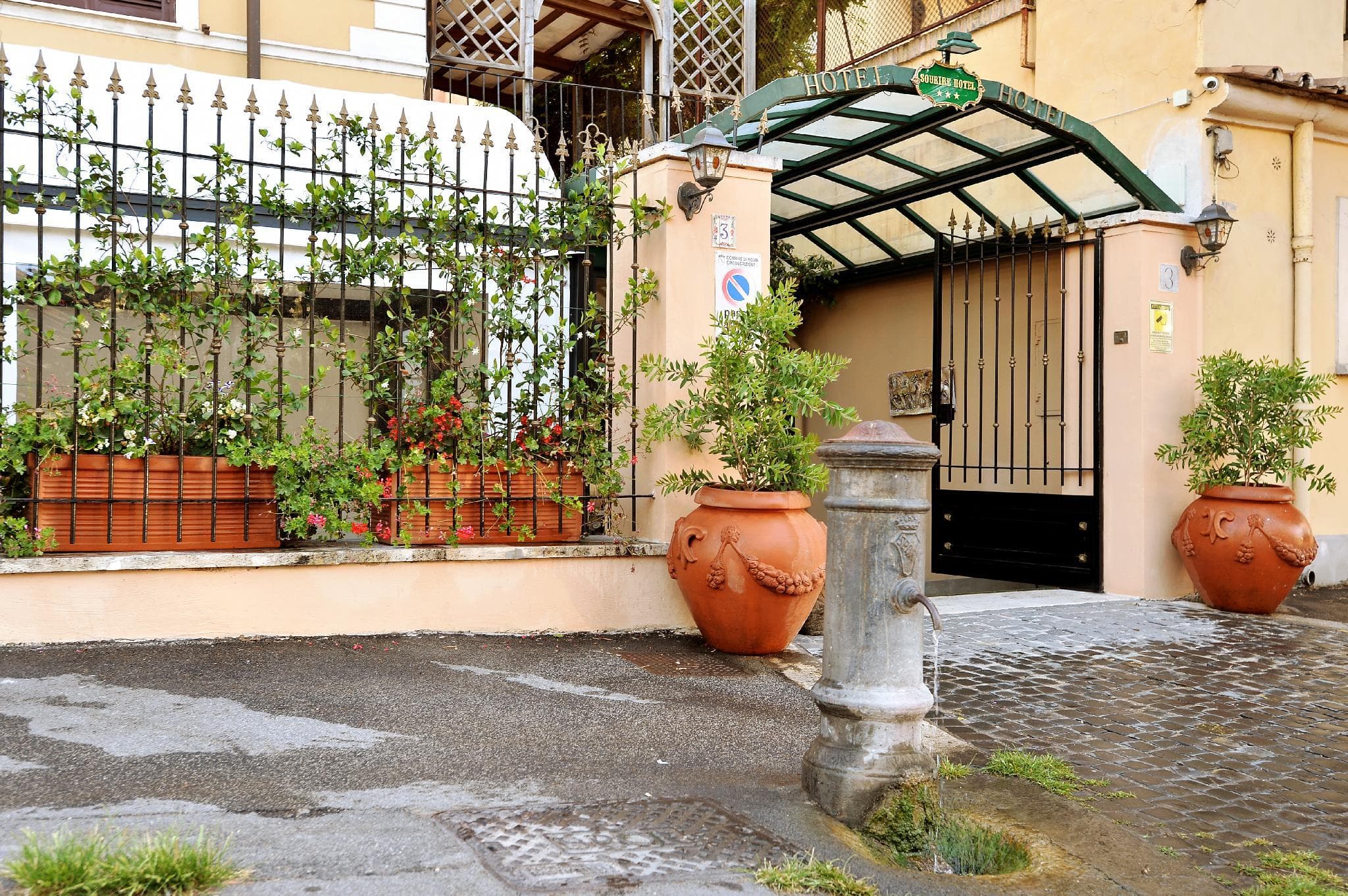 Sourire Hotel photo 3