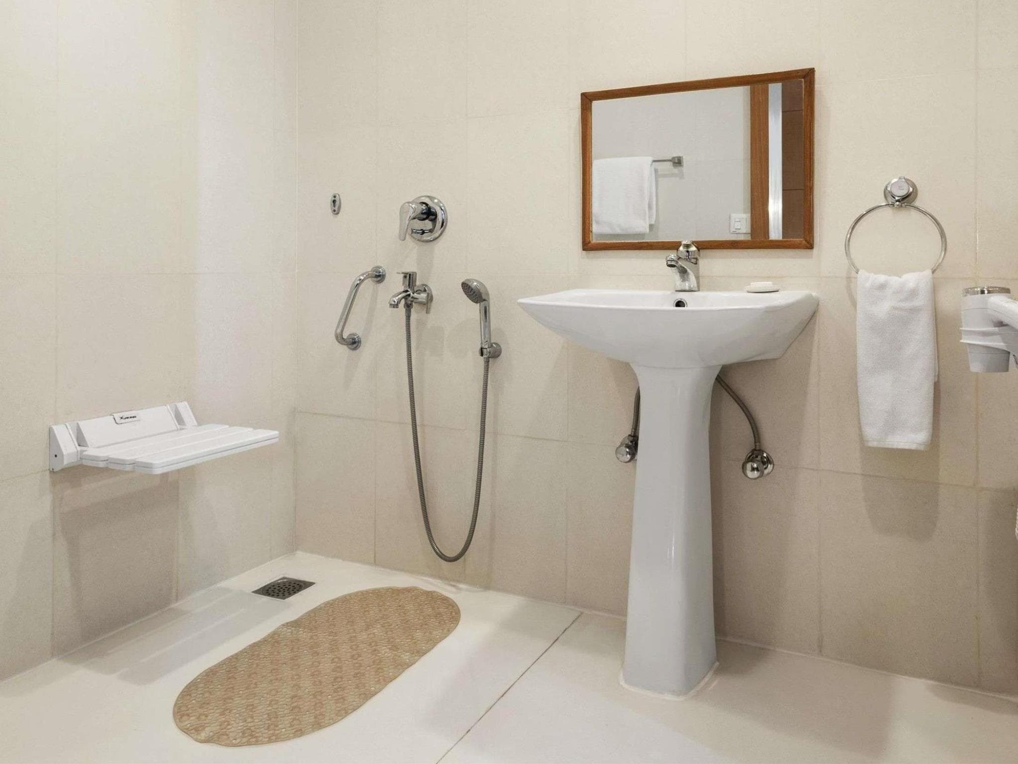 Ramada by Wyndham Jaipur photo 3