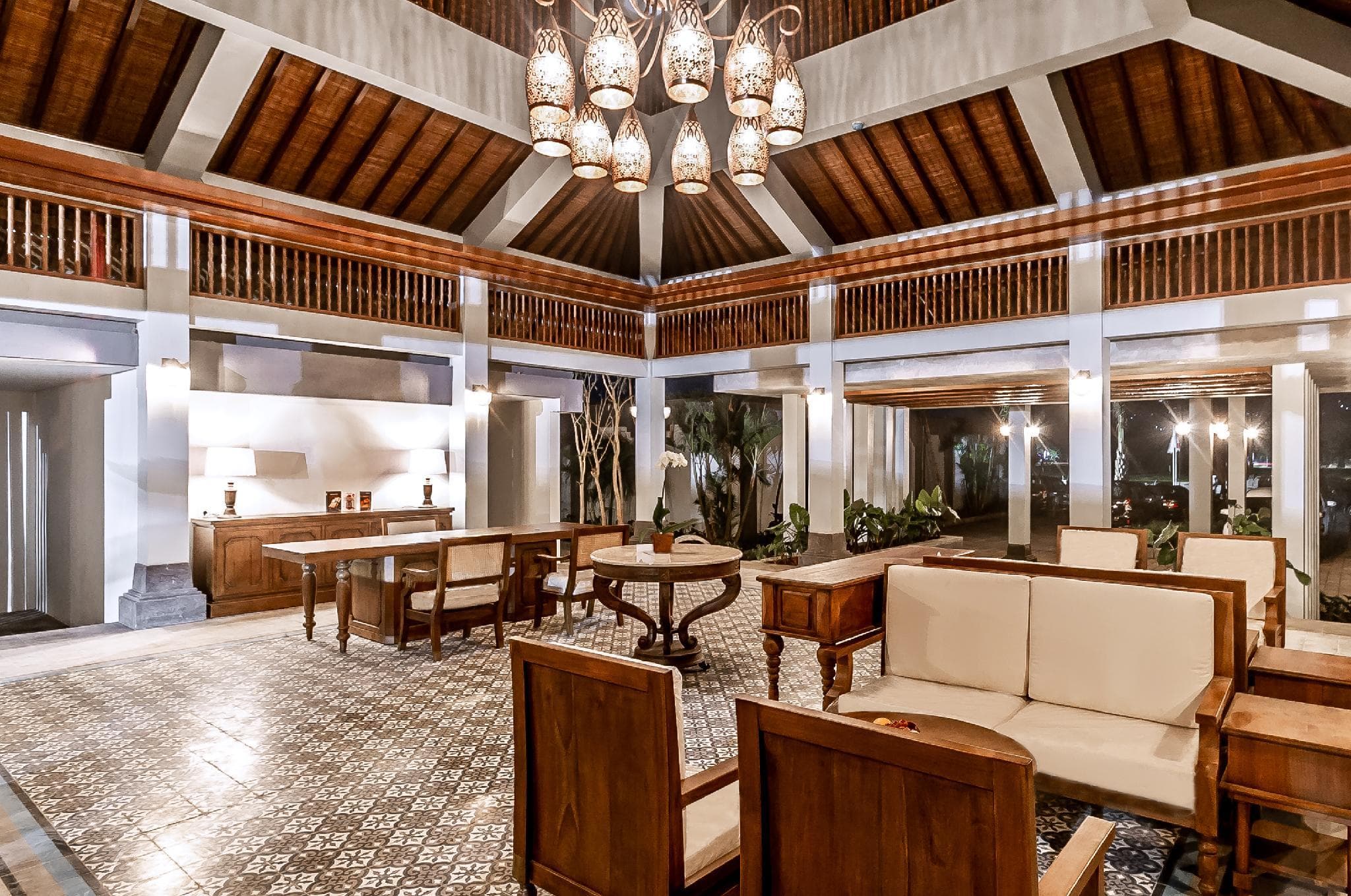 Lovina Beach Club and Resort photo 4