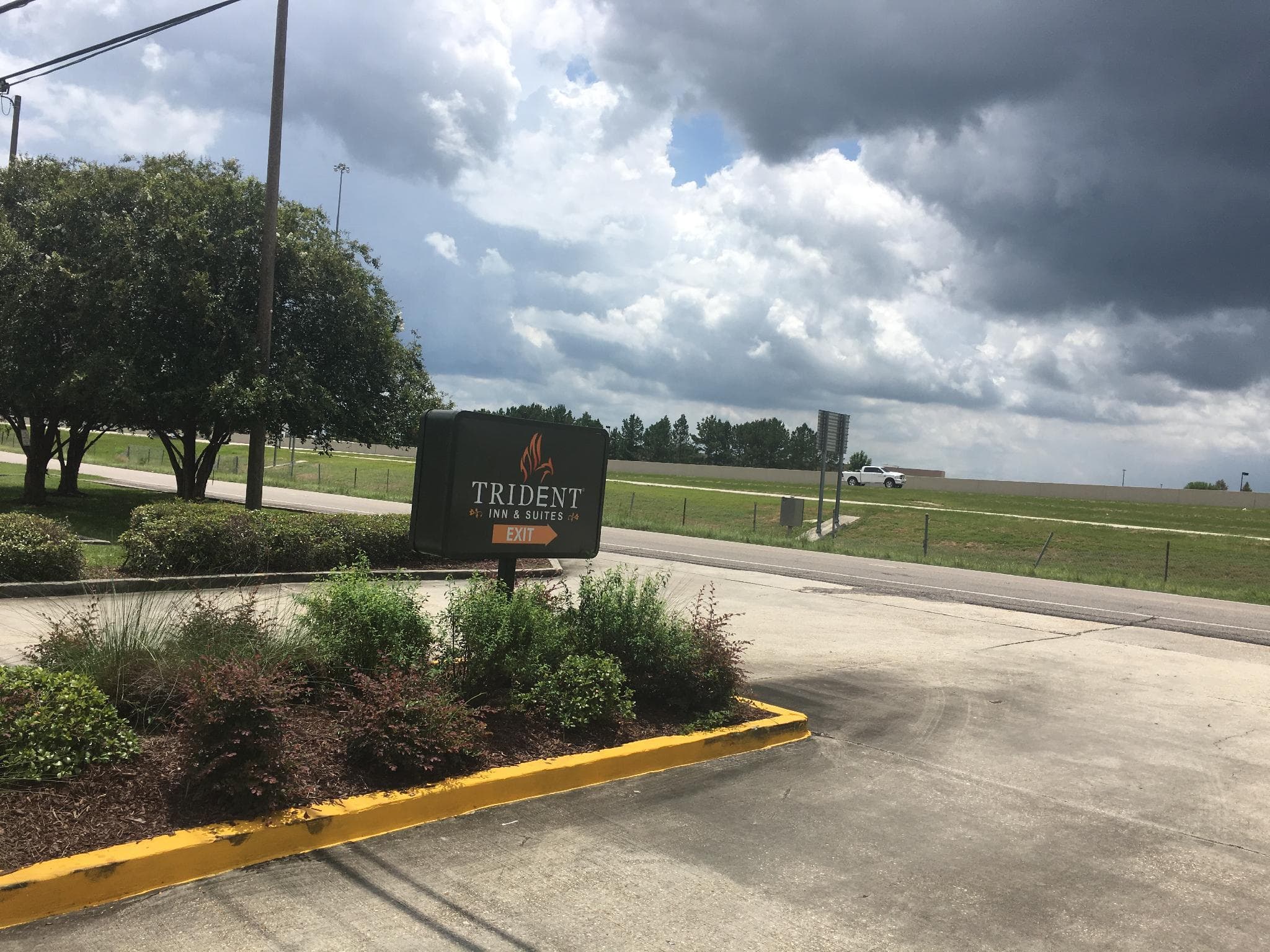 Trident Inn and Suites photo 4