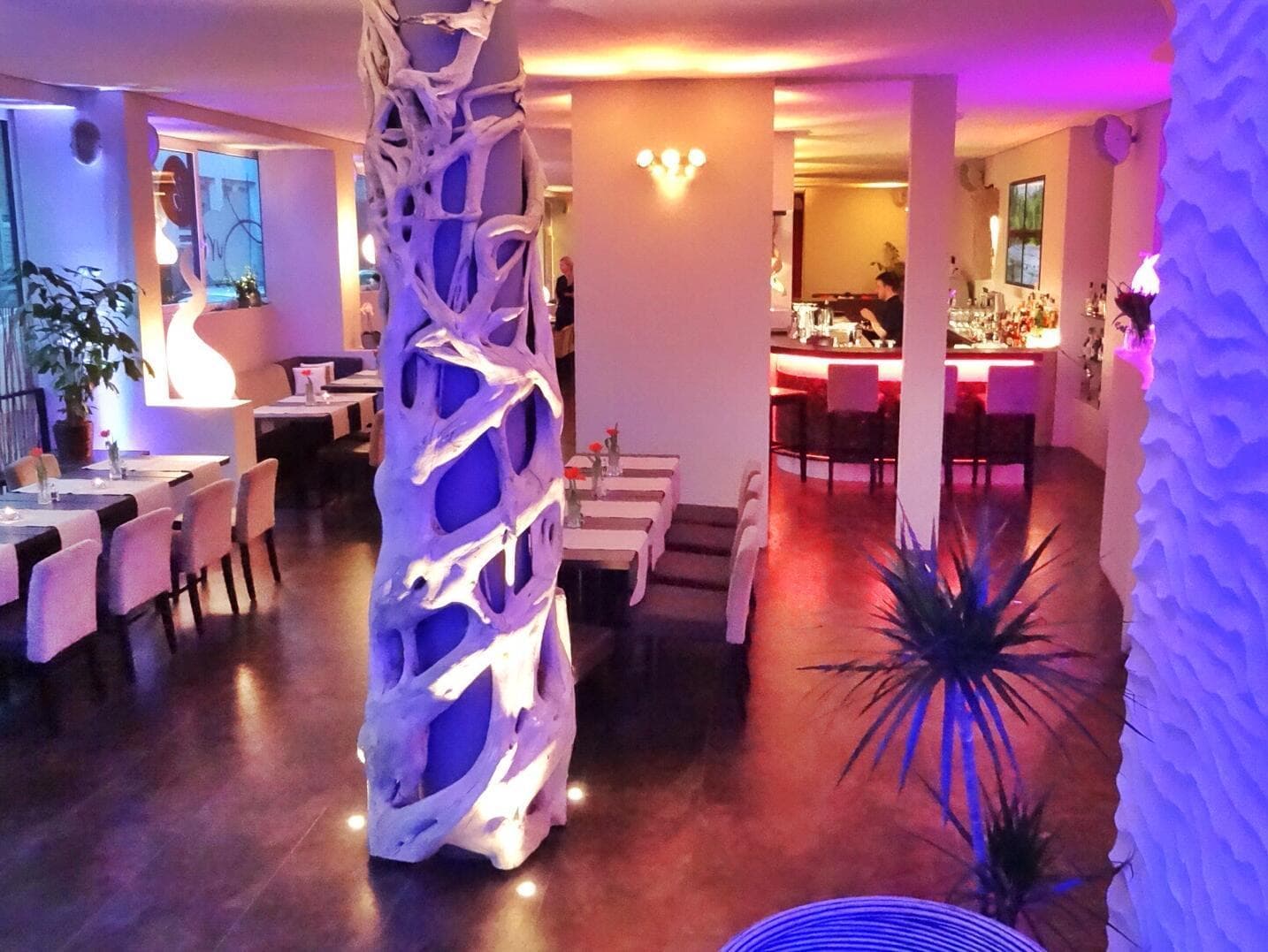 June Six Hotel photo 3