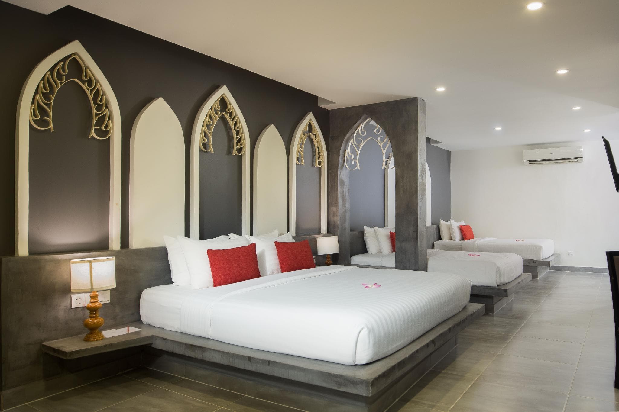 Central Suite Residence photo 2