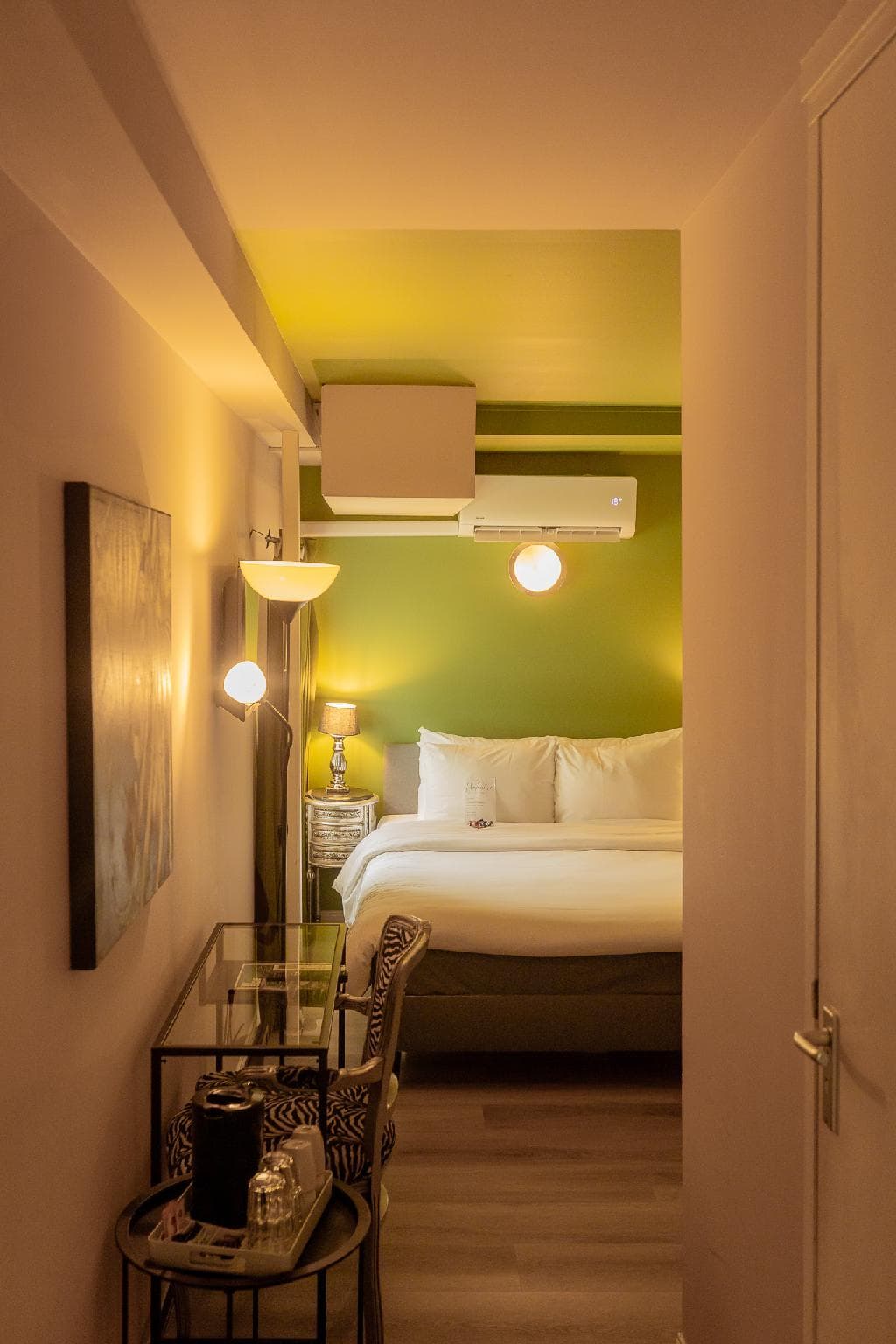 FLOATS by H2OTEL photo 2