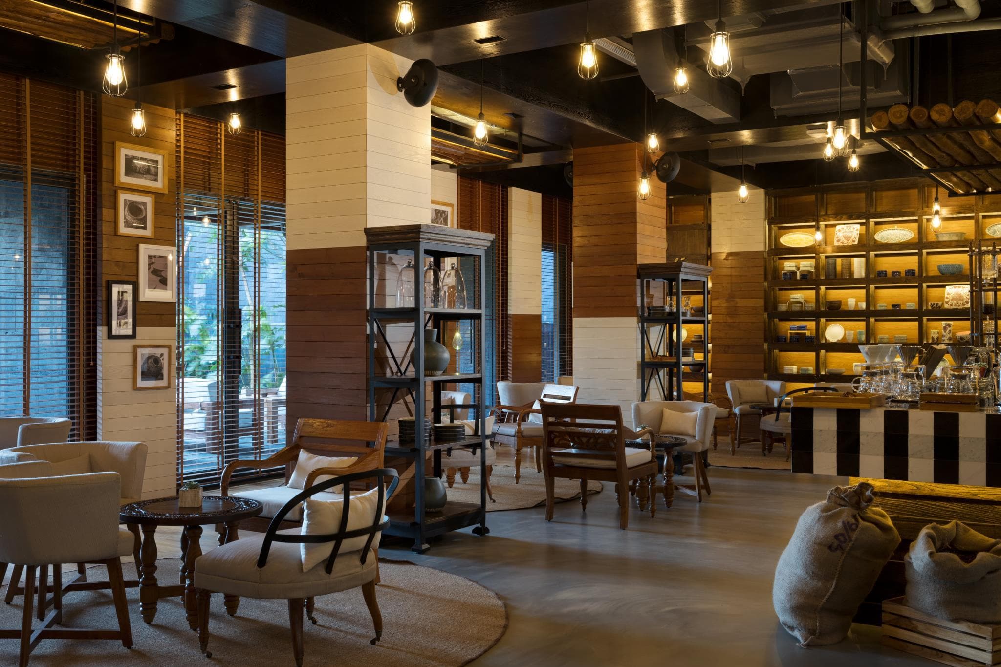 Hotel Indigo Bali Seminyak Beach By IHG photo 5