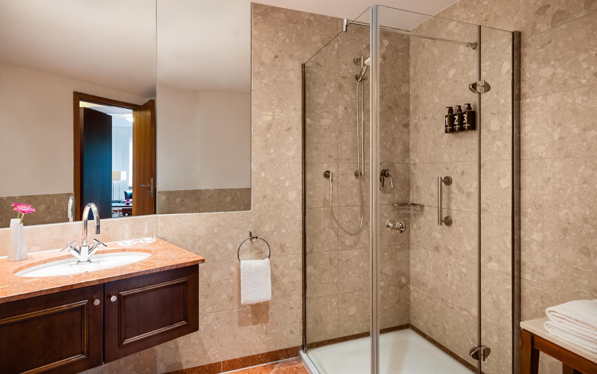 Lindner Hotel Frankfurt Main Plaza photo 2