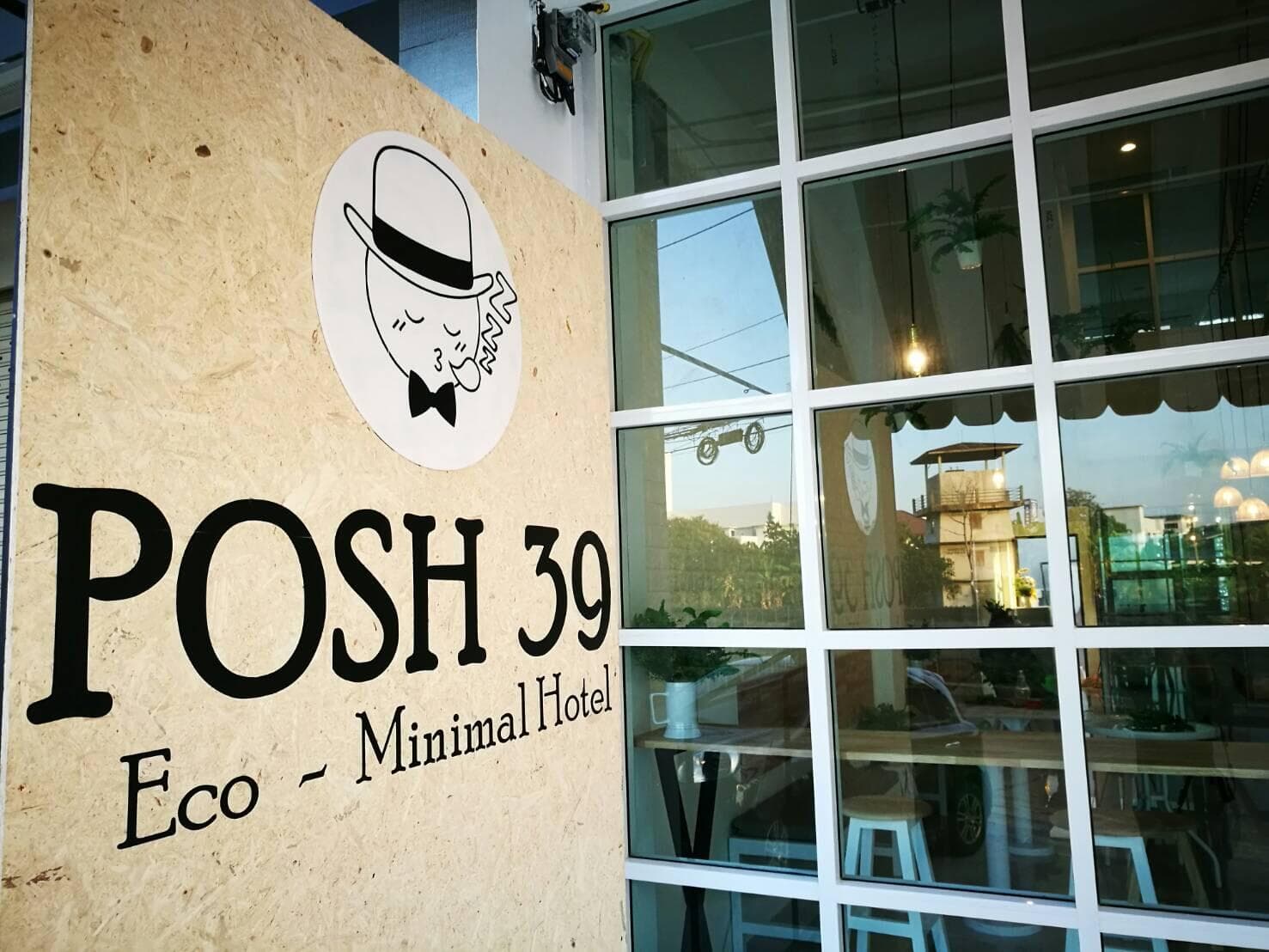 Posh 39 photo 5