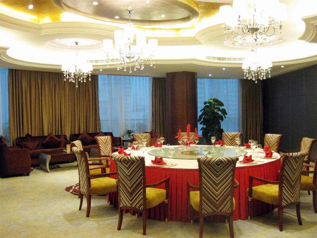Swissotel Foshan - Canton Fair Free Shuttle Bus photo 3