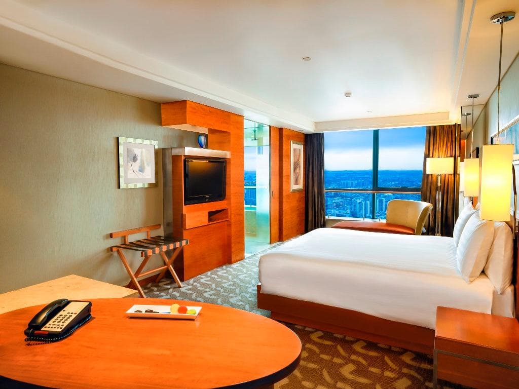 Swissotel Foshan - Canton Fair Free Shuttle Bus photo 2