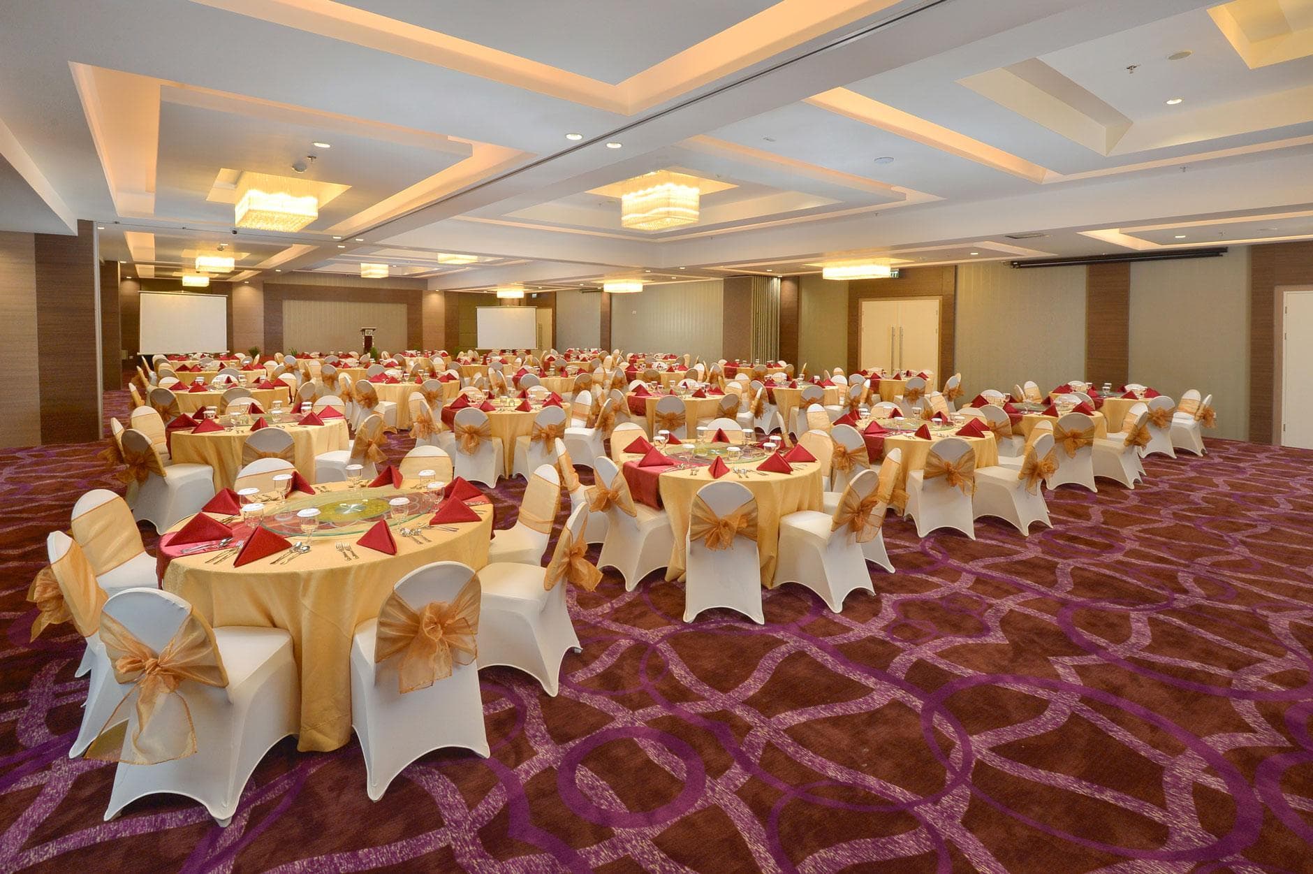 Platinum Adisucipto Hotel & Conference Center photo 4
