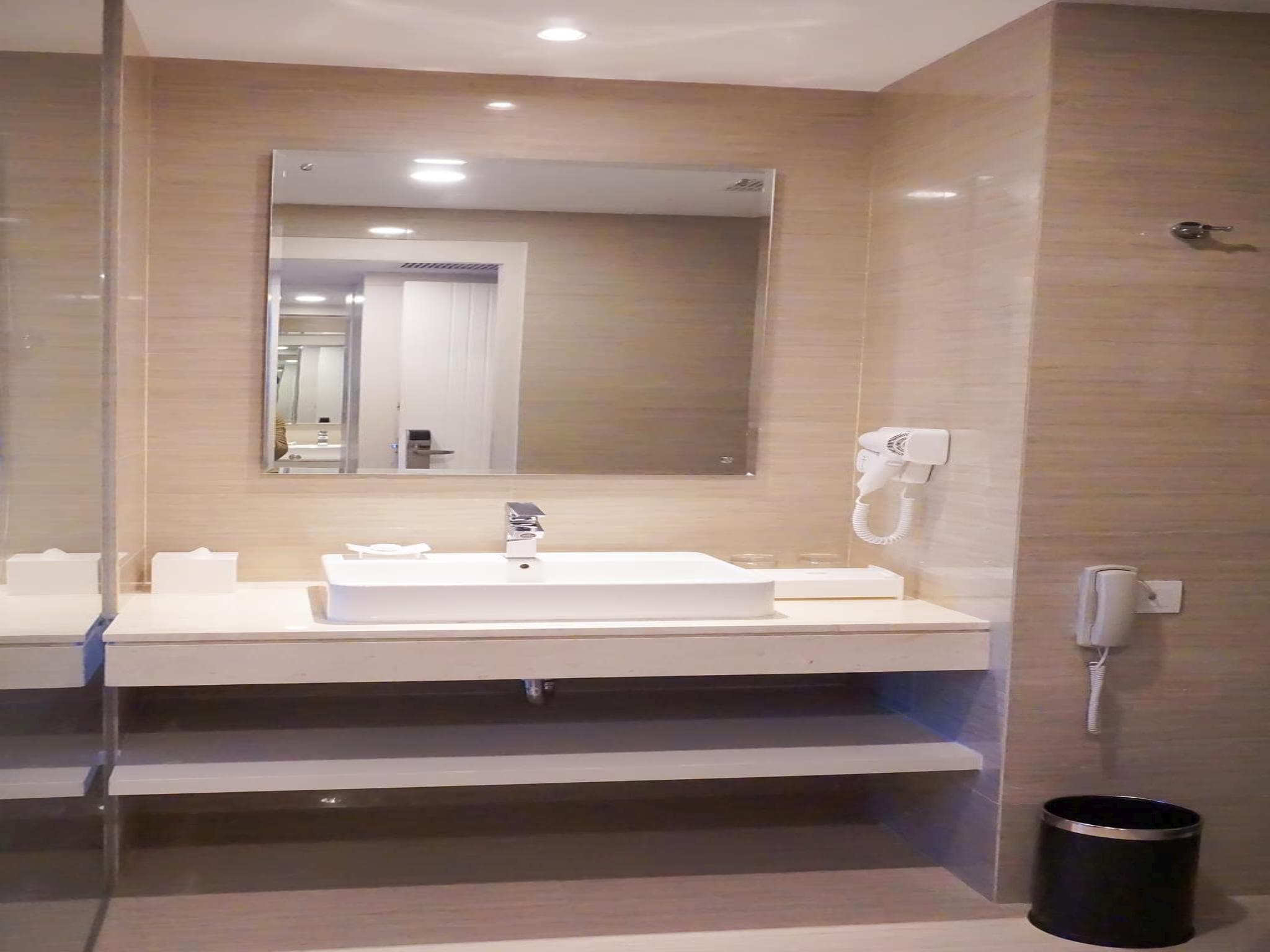 Platinum Adisucipto Hotel & Conference Center photo 2
