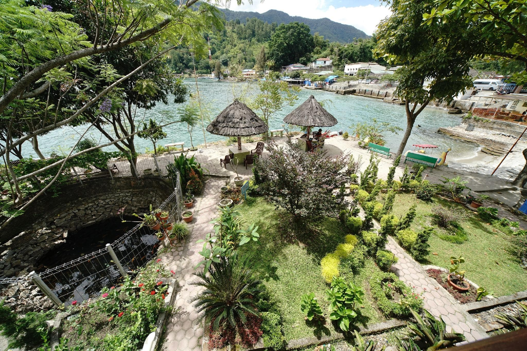 Pandu Lakeside Parapat Hotel