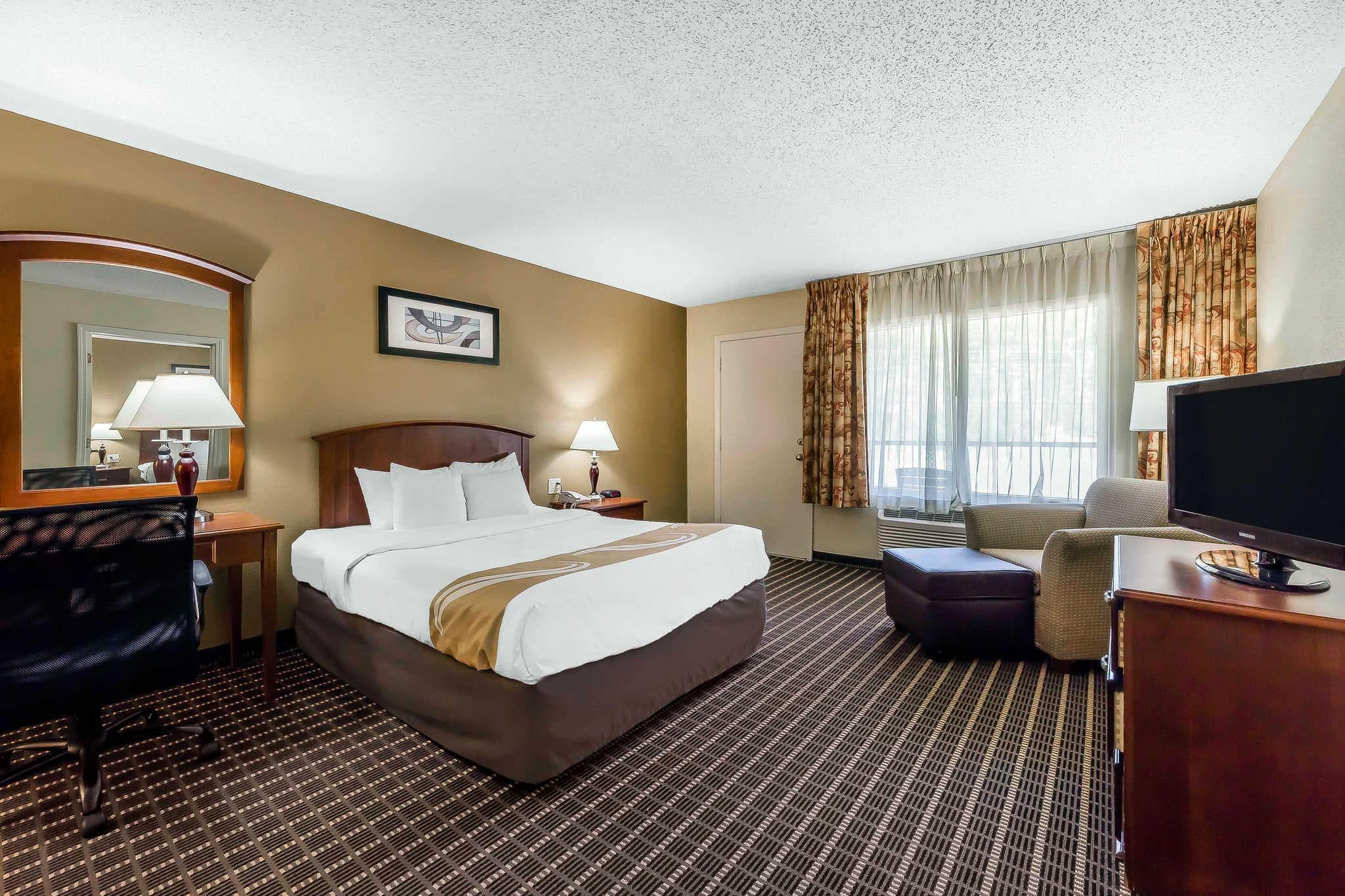 Quality Inn & Suites Sevierville - Pigeon Forge photo 5