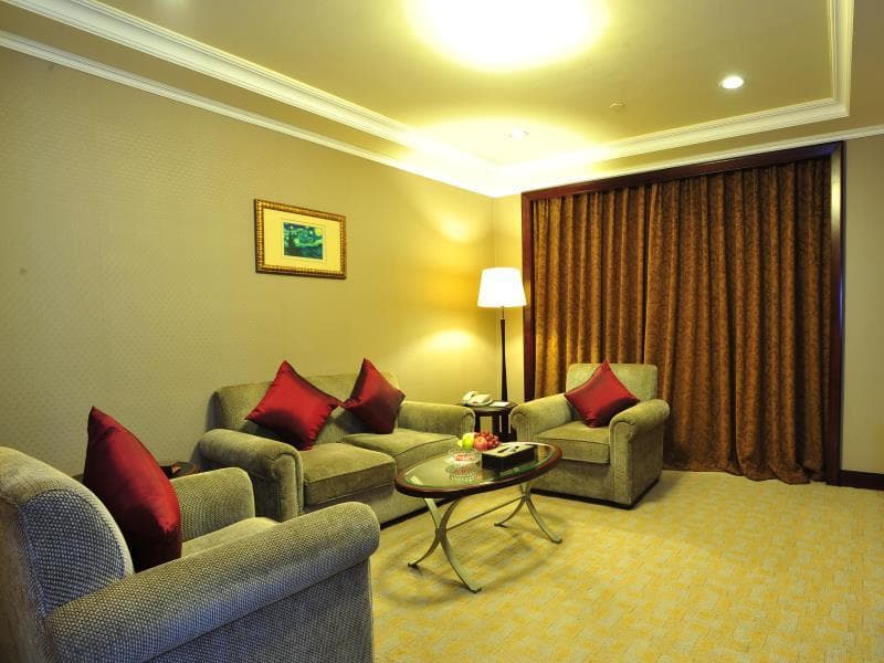 Royal Marina Plaza Hotel photo 4
