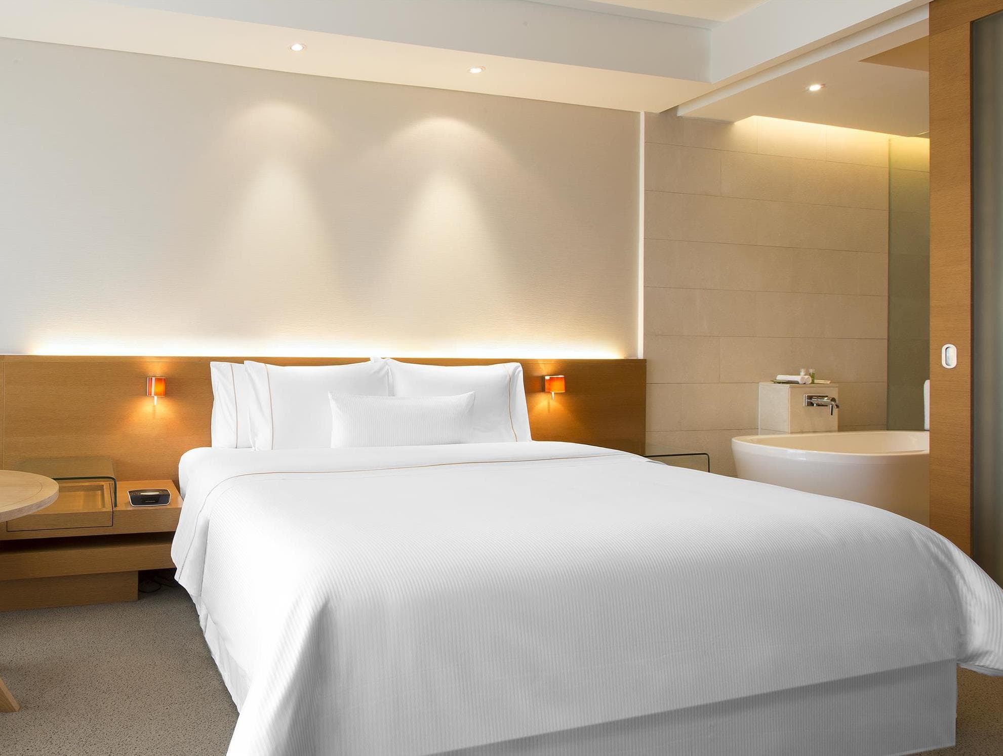 The Westin Mumbai Garden City photo 2