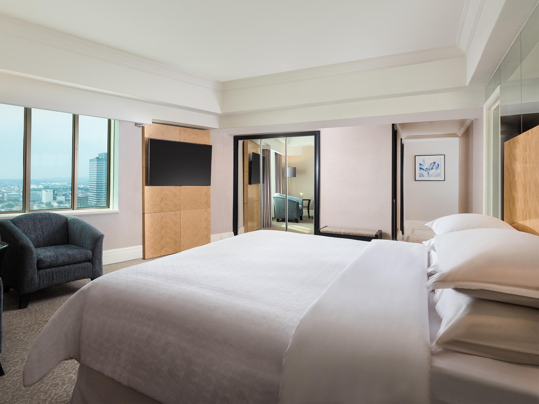 Sheraton Surabaya Hotel & Towers photo 2