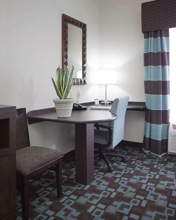 Hampton Inn & Suites Nashville @ Opryland photo 2