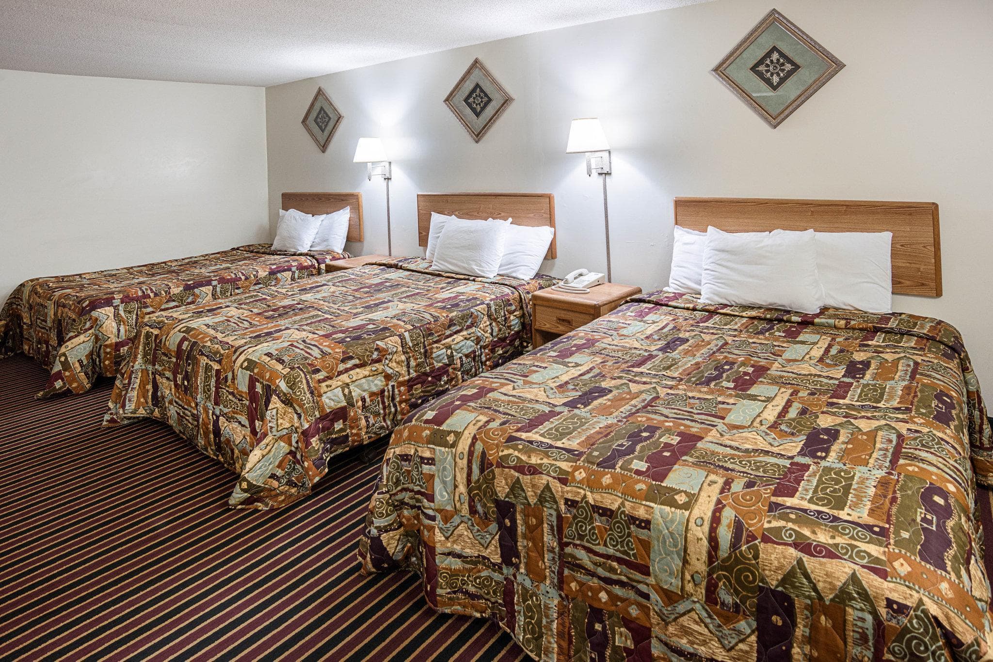 Rodeway Inn & Suites Austin I-90 photo 4