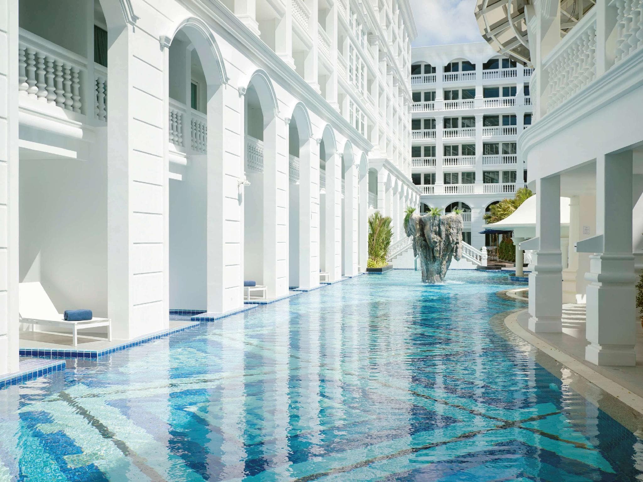 Mövenpick Myth Hotel Patong Phuket photo 2