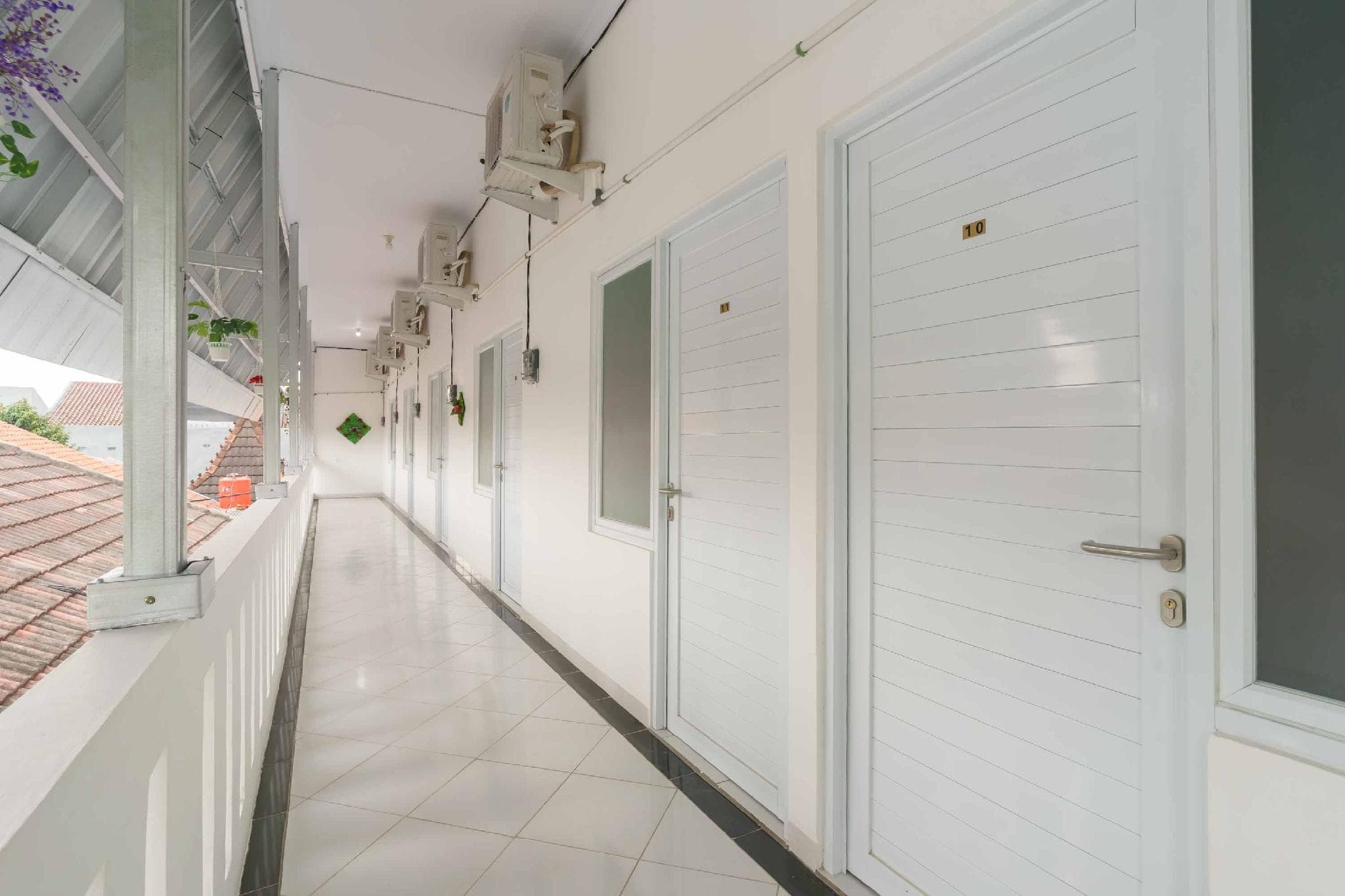 RedDoorz Syariah near Exit Toll Jatiwarna 2 photo 4