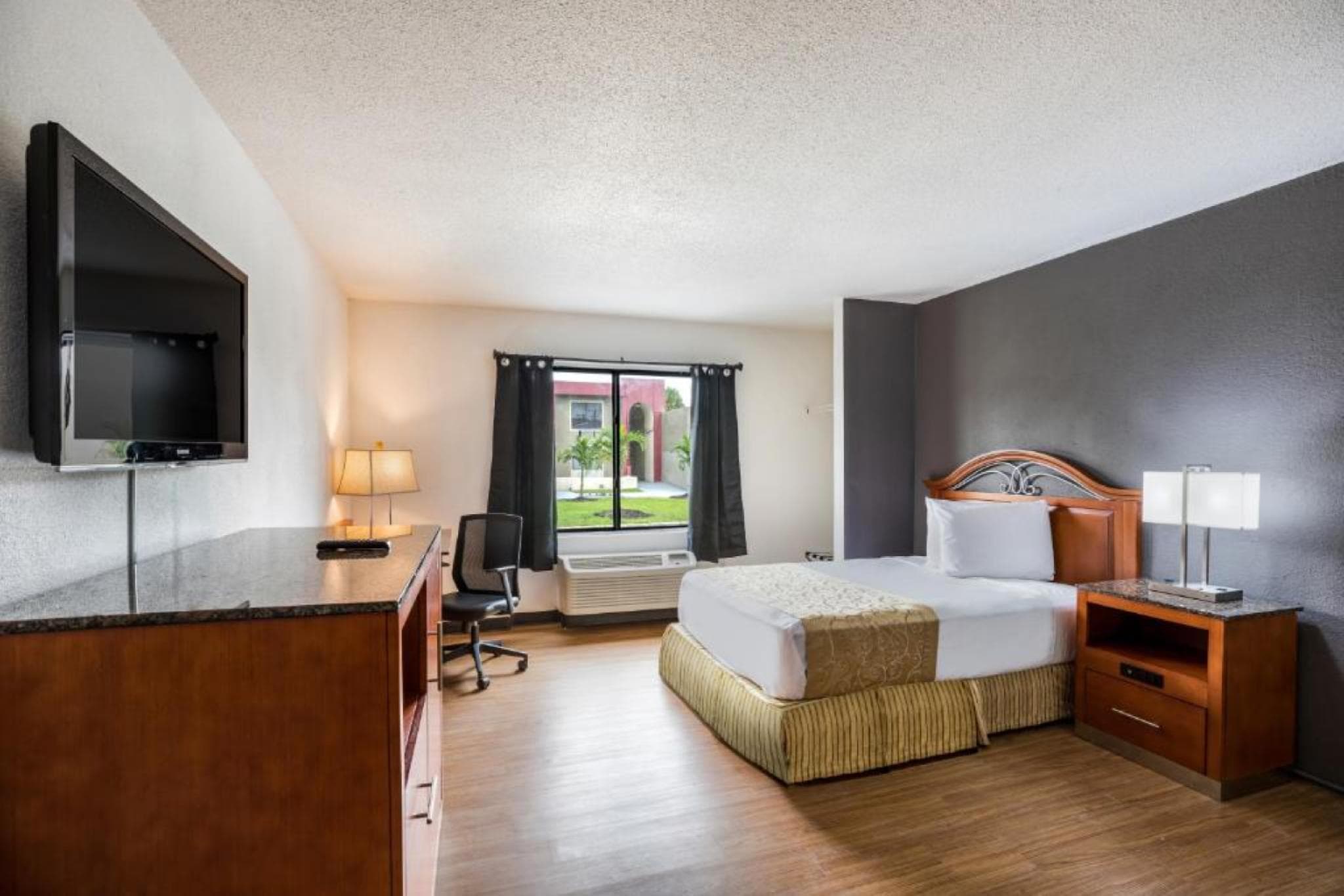 OYO Hotel Orlando Airport photo 2