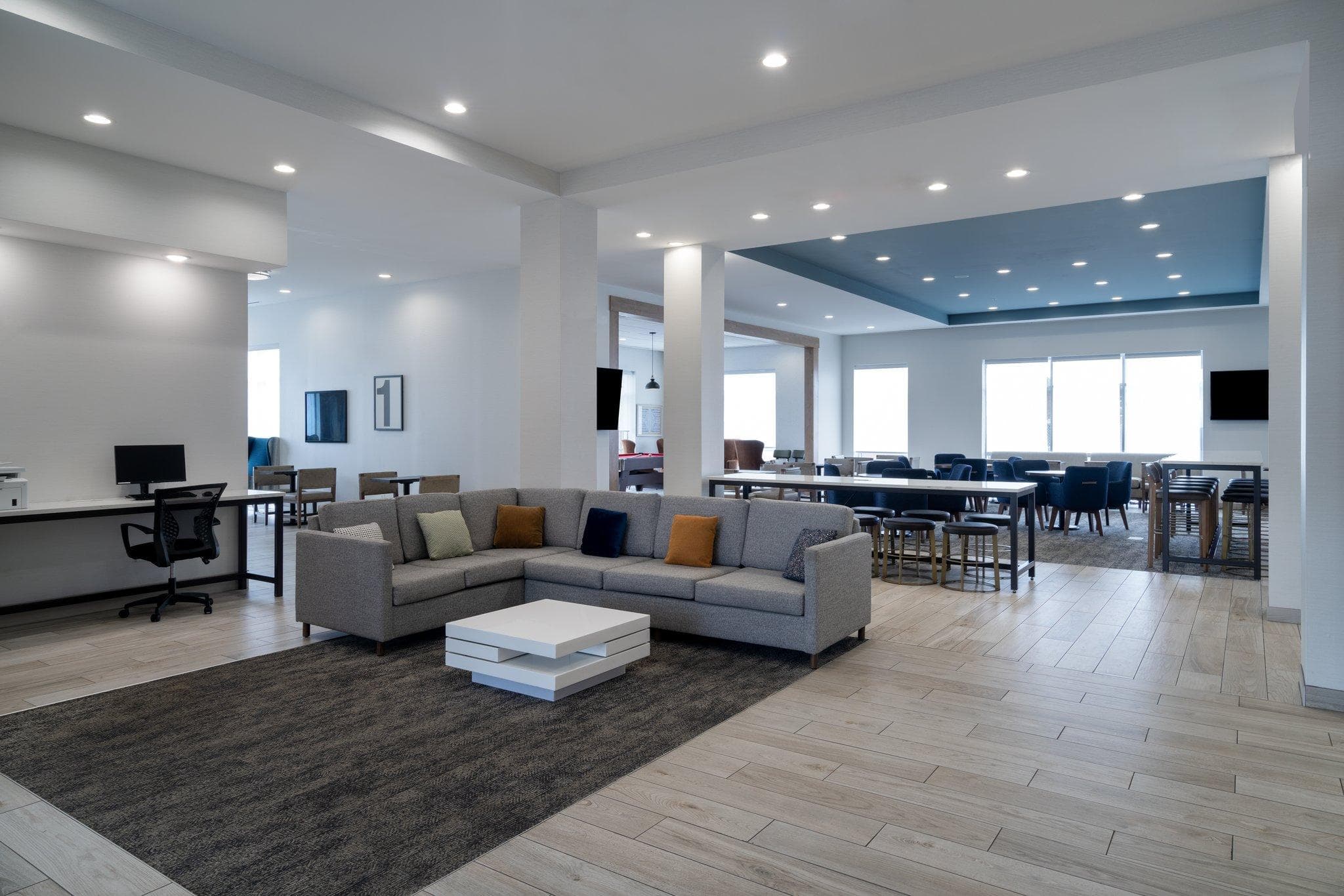 Staybridge Suites Louisville Expo Center By IHG photo 3